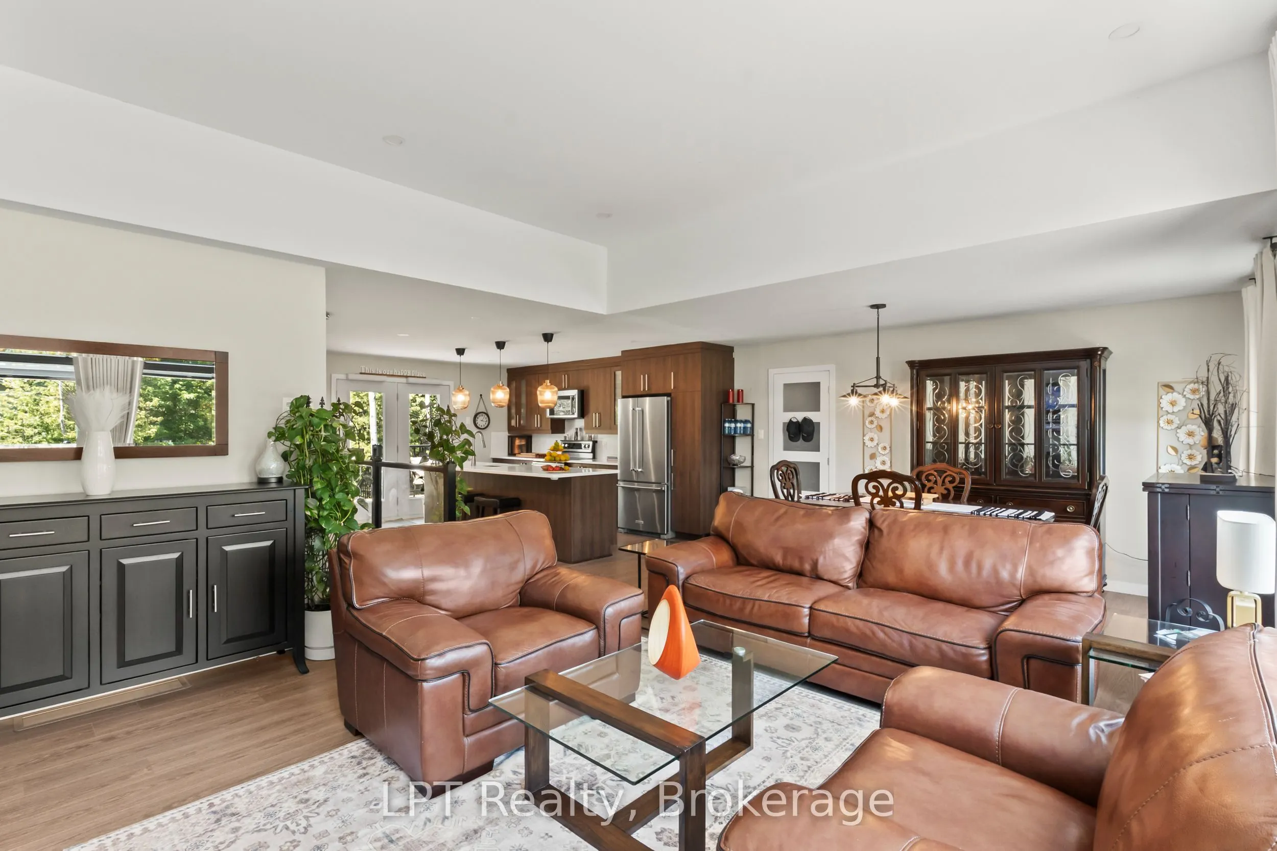 61 Pinewood Boulevard