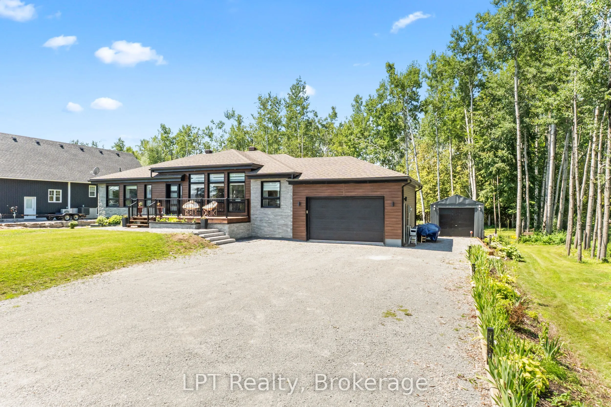 61 Pinewood Boulevard