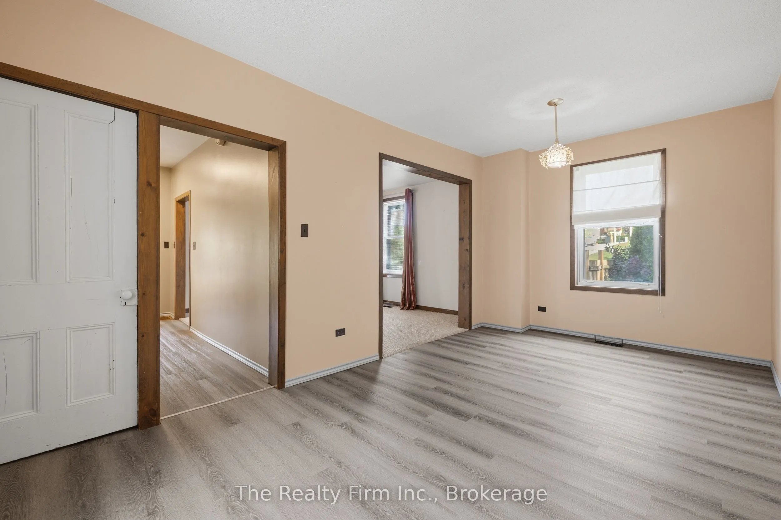 17 Douglas Street
