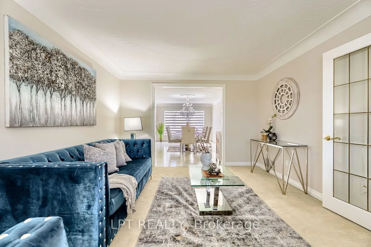 16 Vogue Court