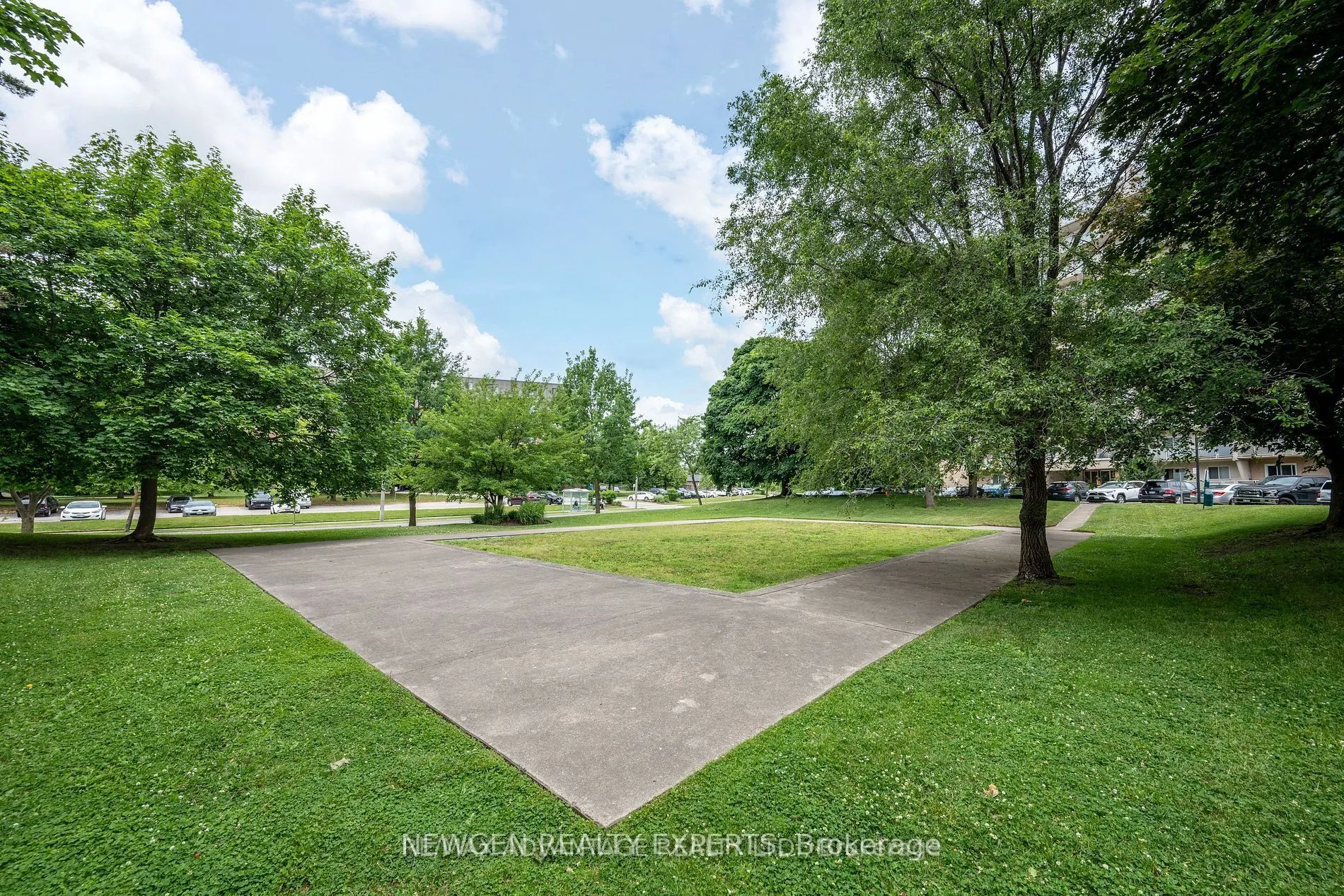563 MORNINGTON Avenue #606