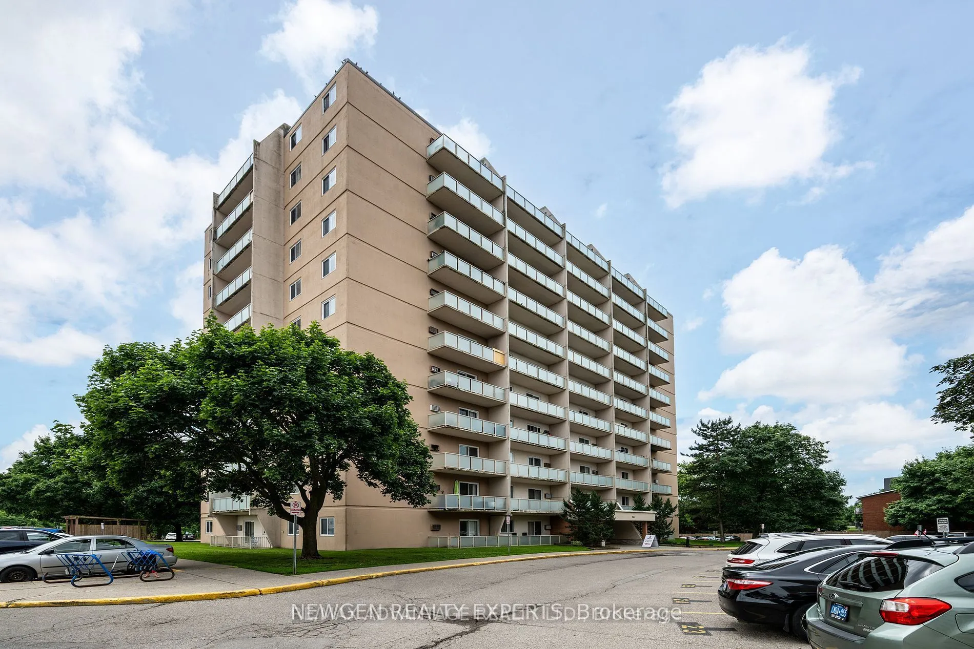 563 MORNINGTON Avenue #606