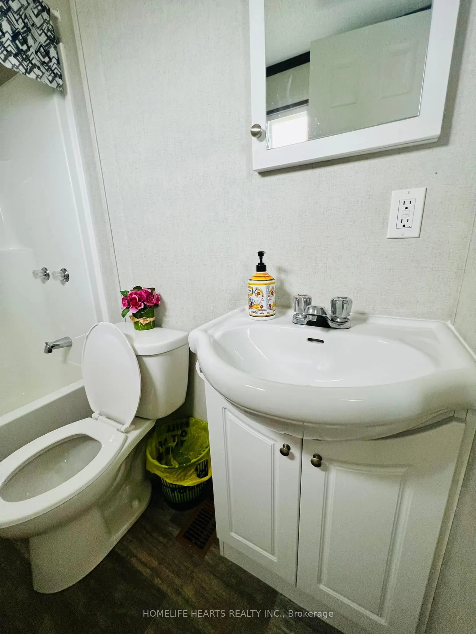 1235 Villiers Line 114 Forest Drive