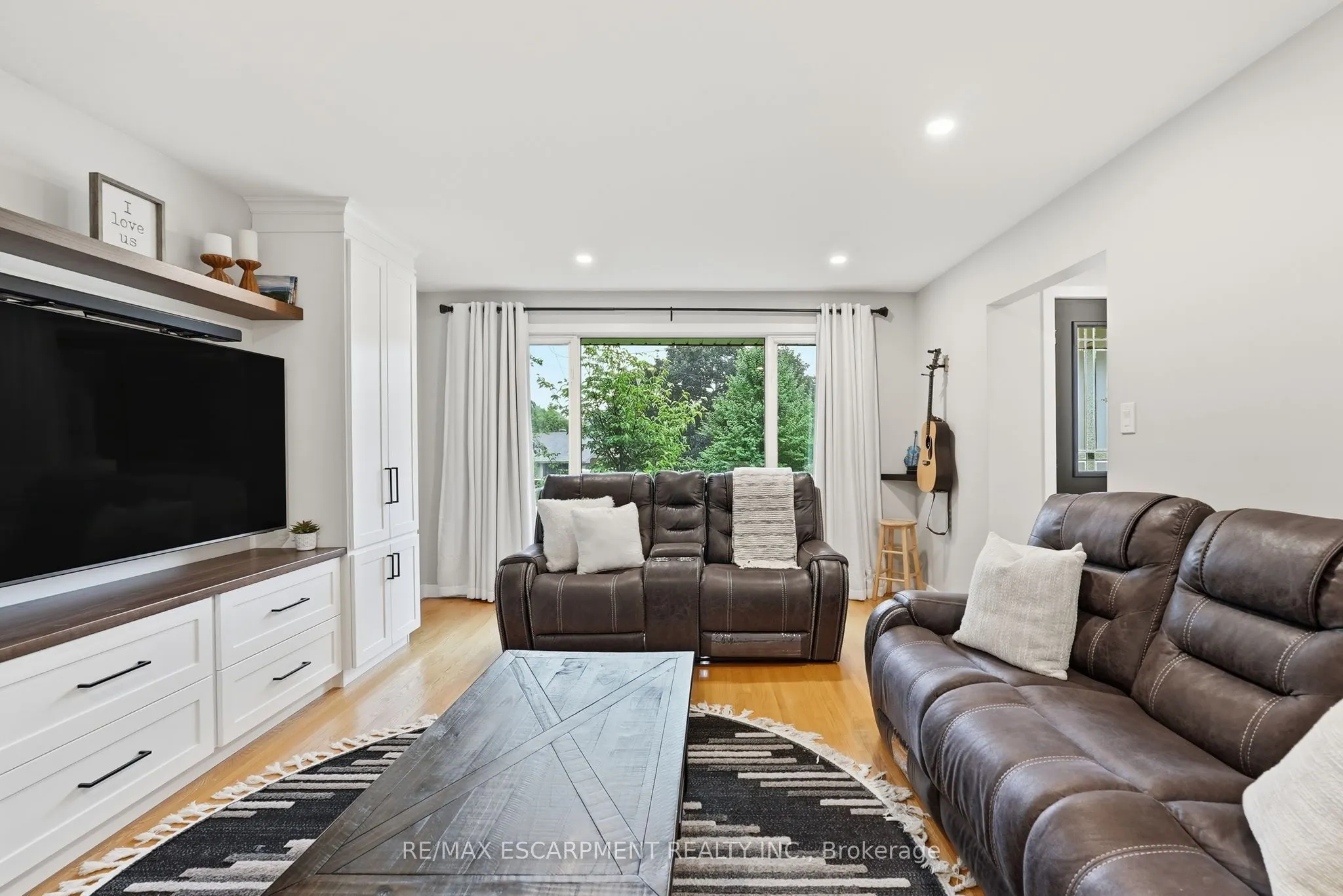 10 Taylor Crescent