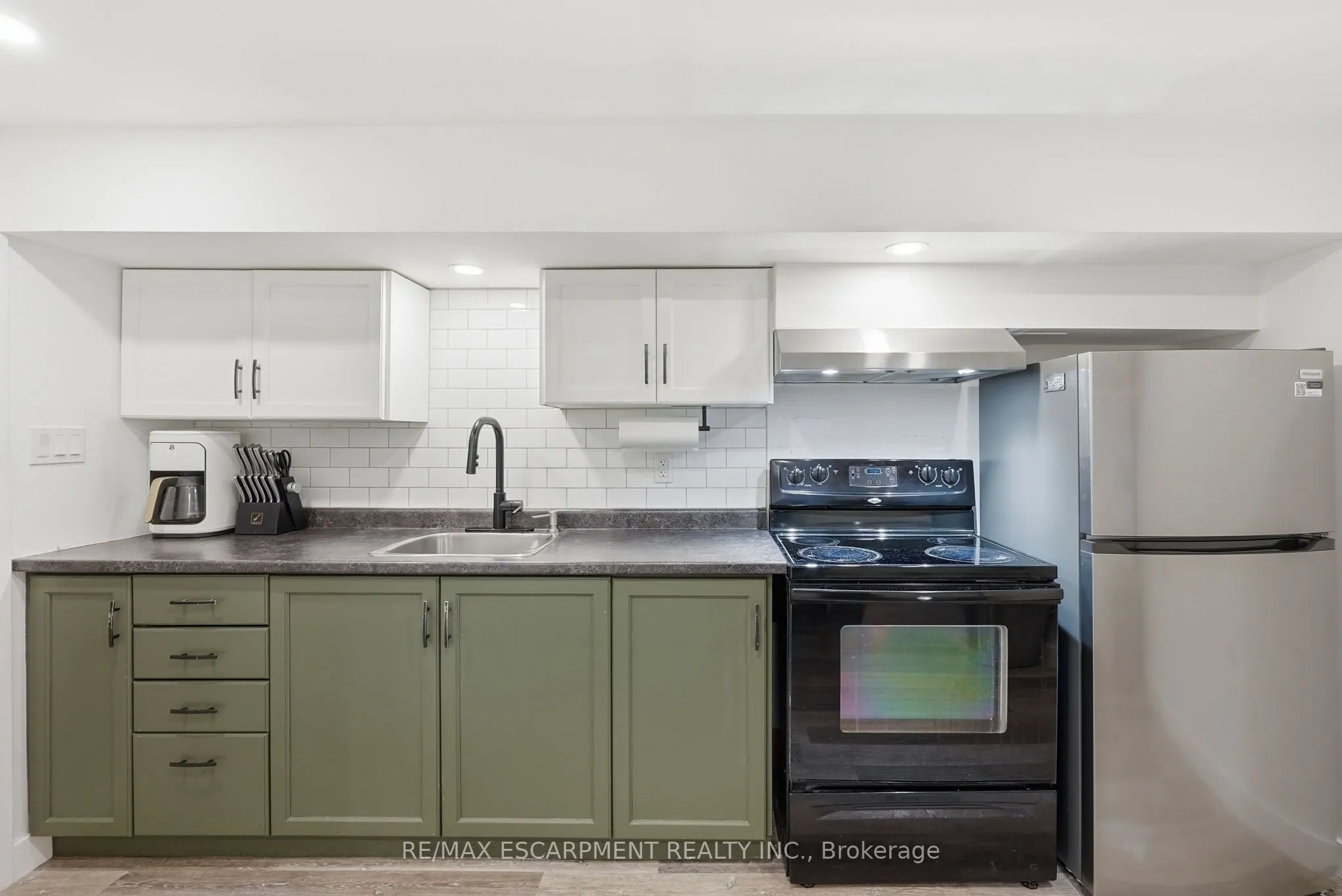 10 Taylor Crescent