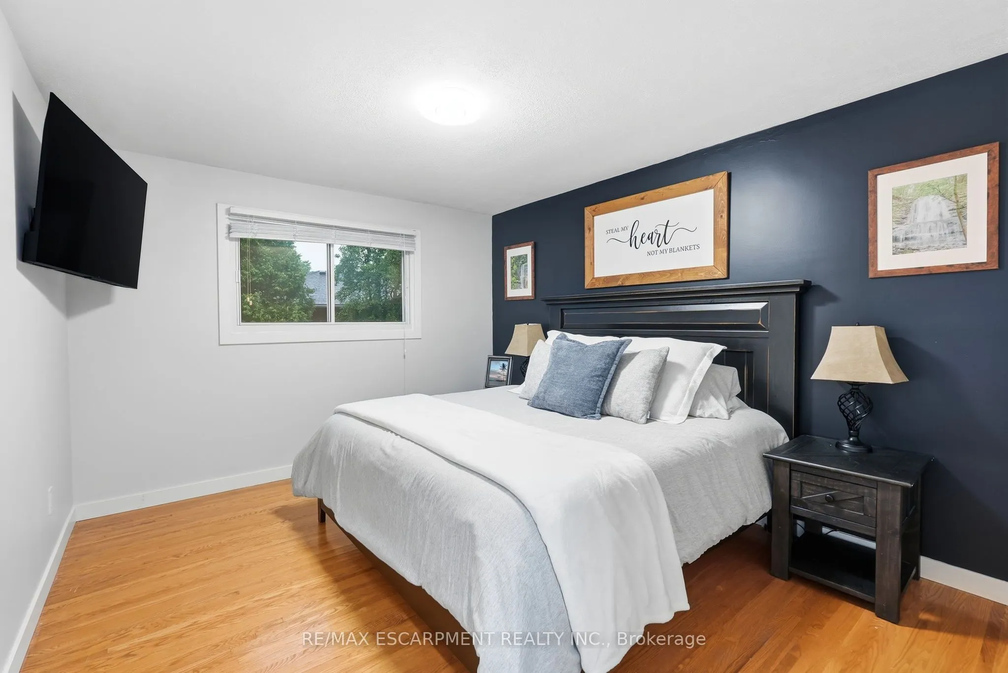 10 Taylor Crescent