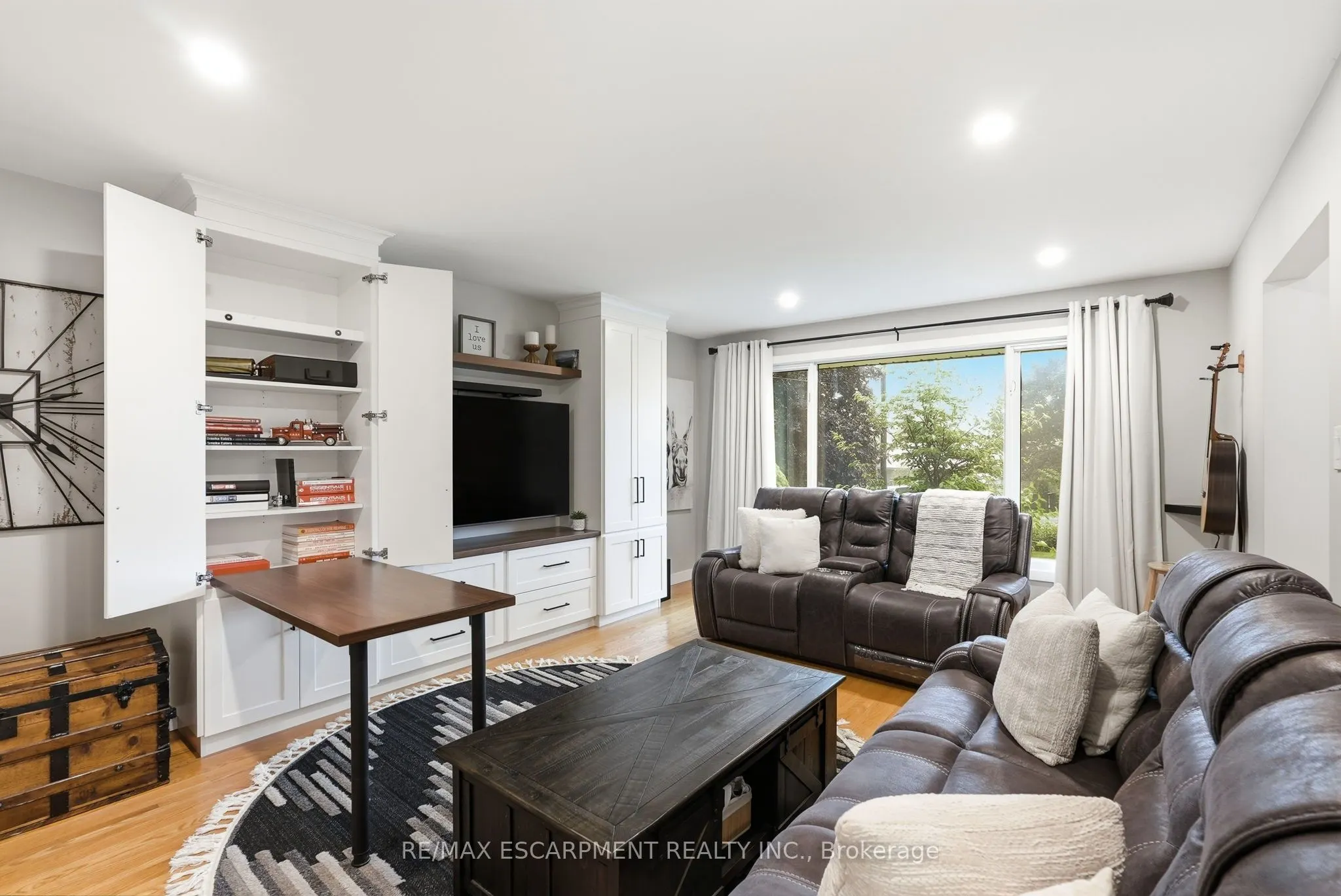 10 Taylor Crescent