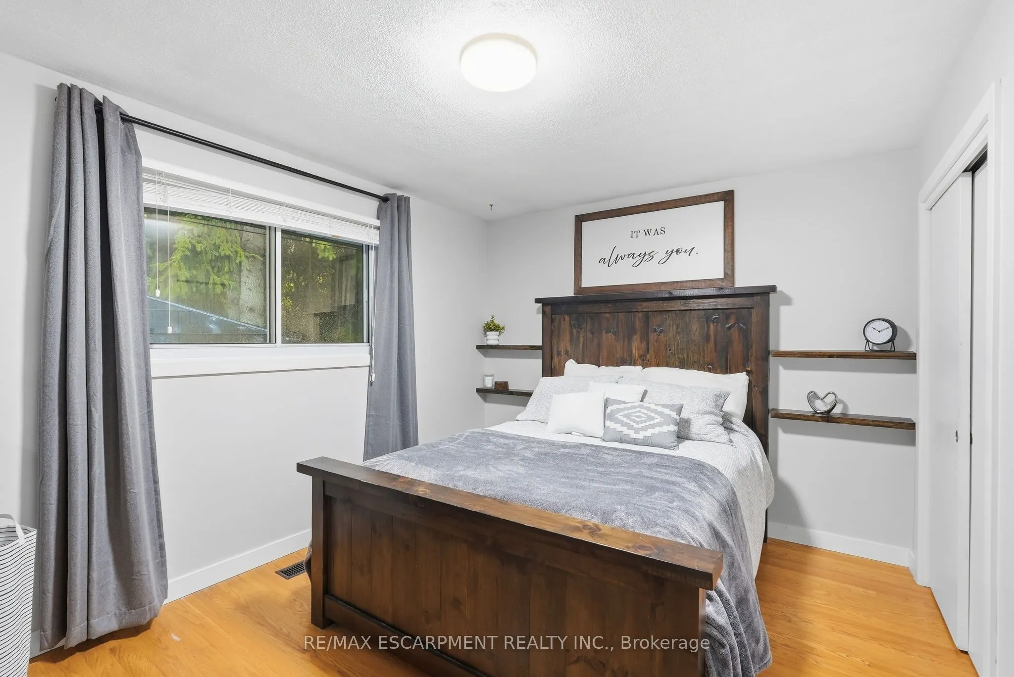 10 Taylor Crescent