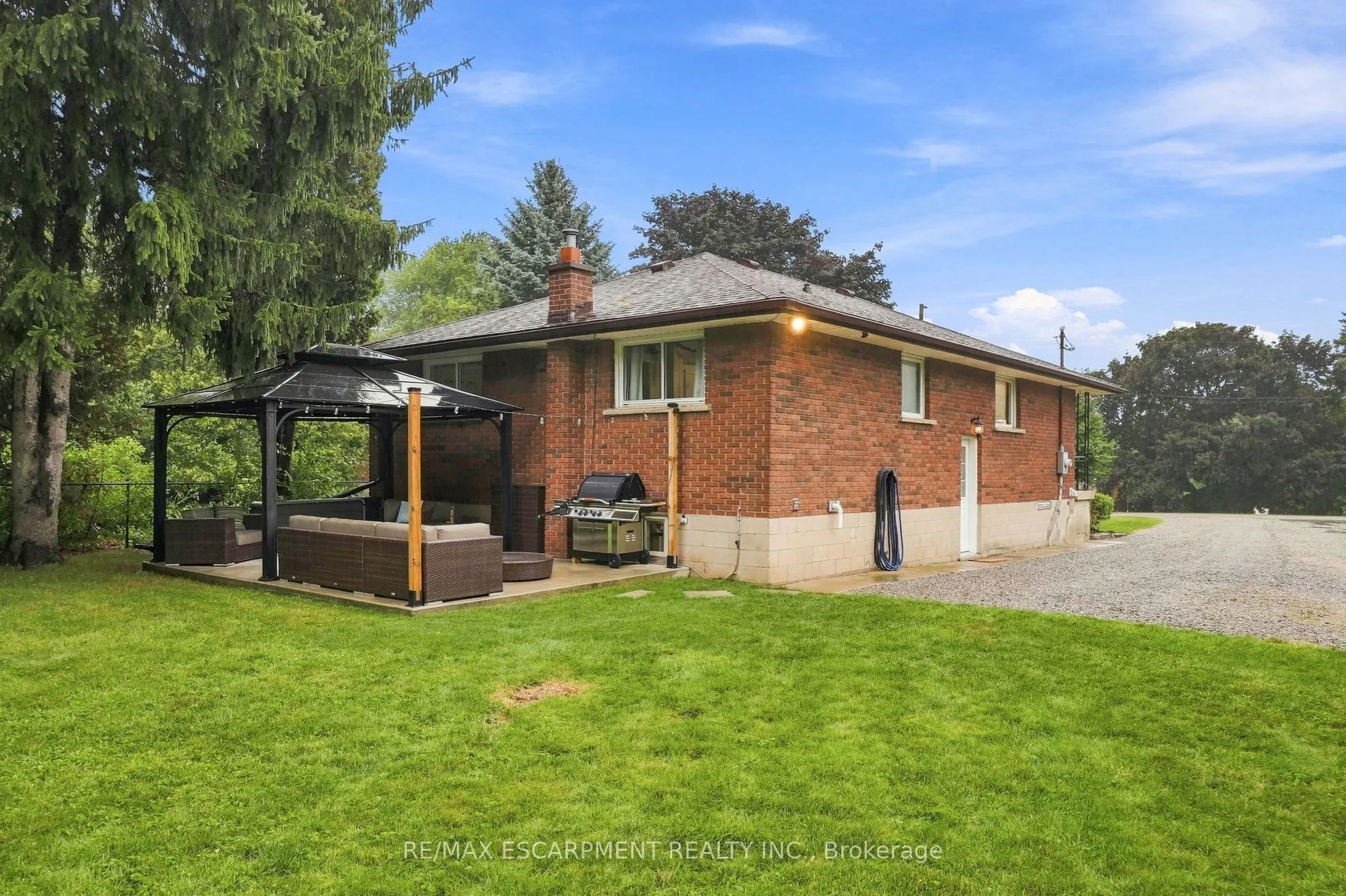 10 Taylor Crescent