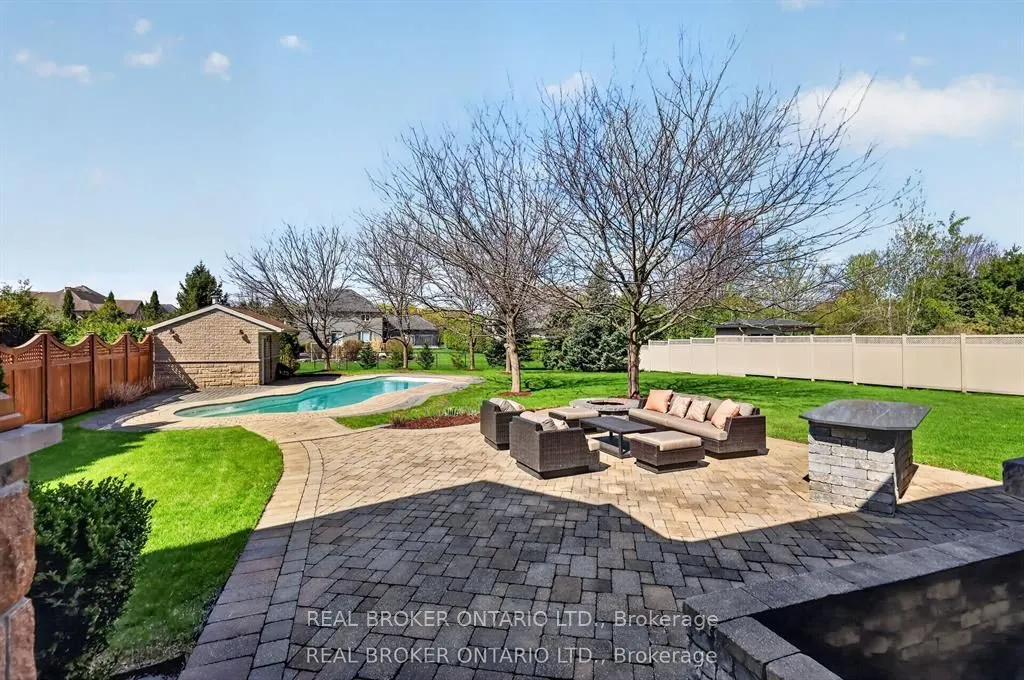 465 Lockmaster Crescent