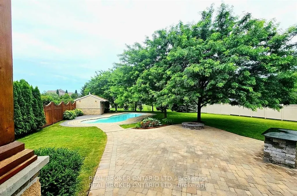465 Lockmaster Crescent