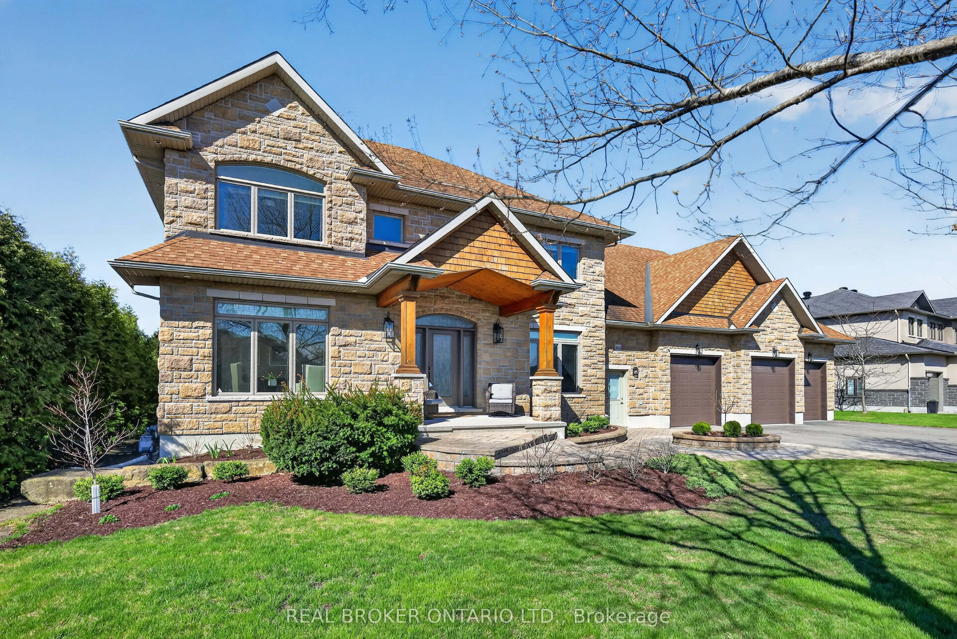 465 Lockmaster Crescent