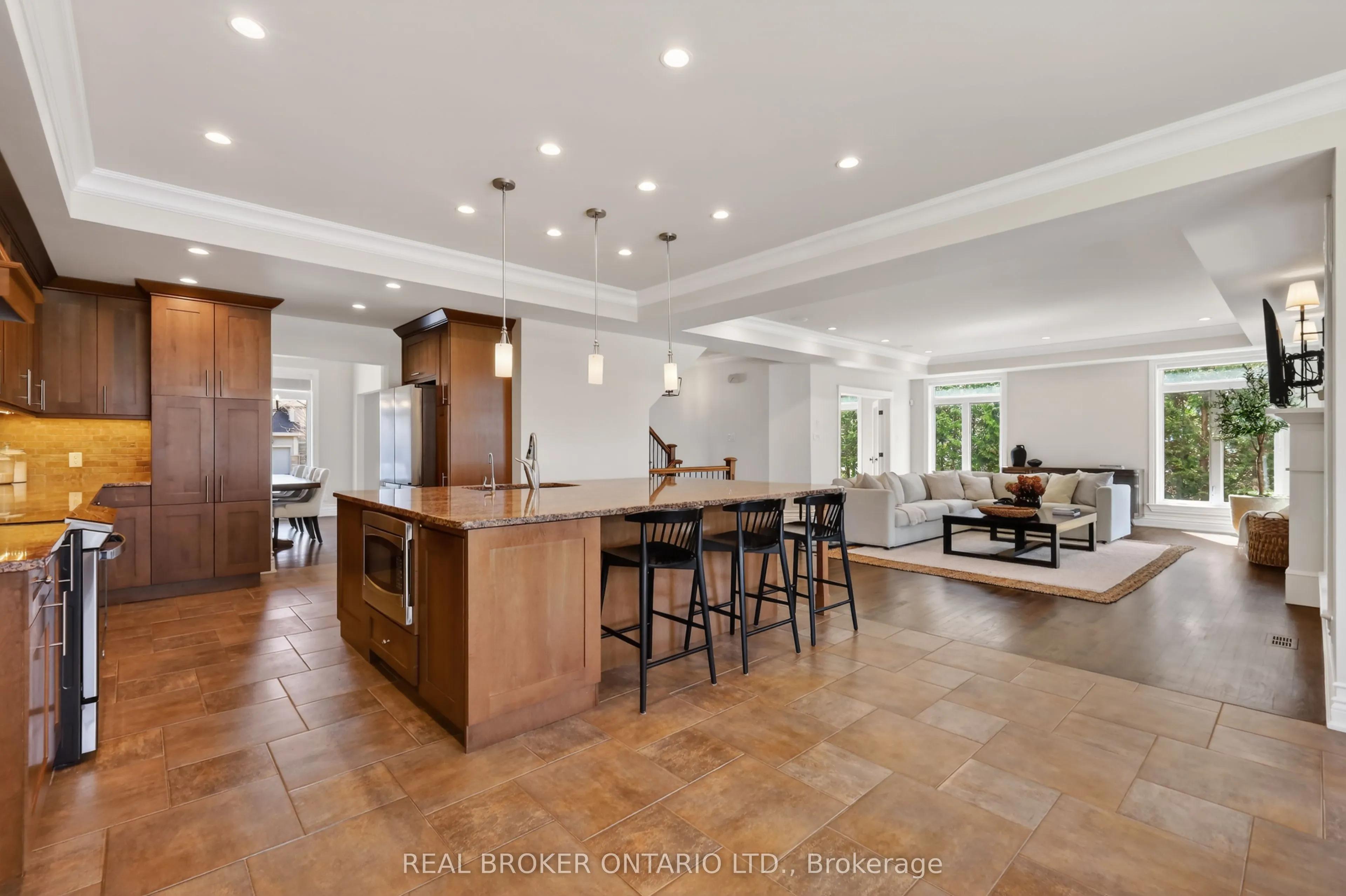 465 Lockmaster Crescent
