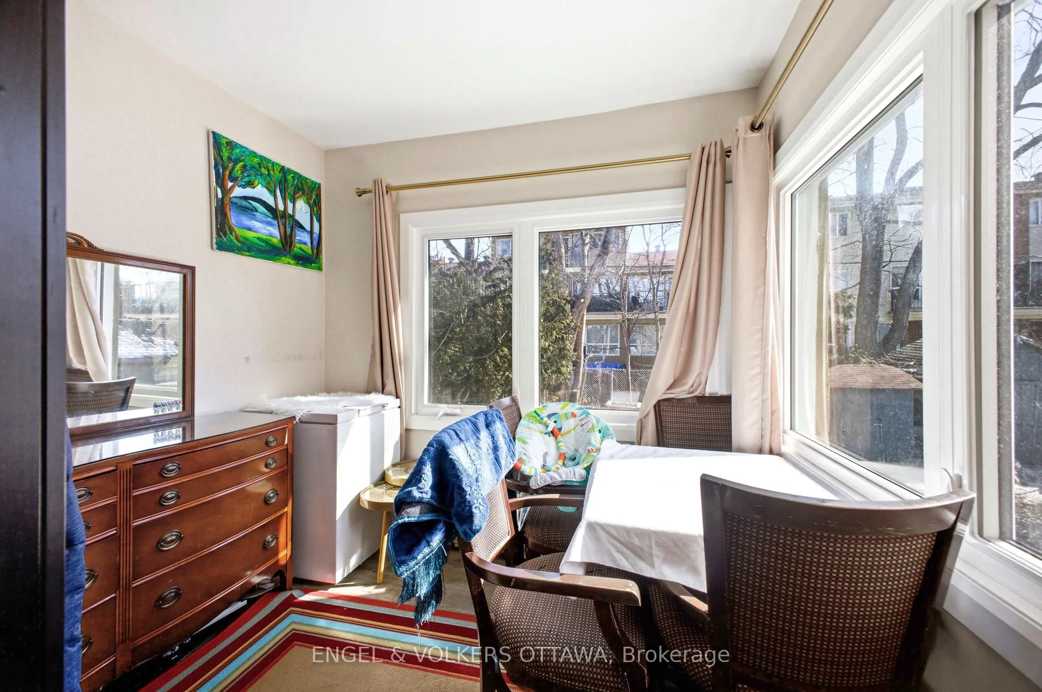 287 St Laurent Boulevard
