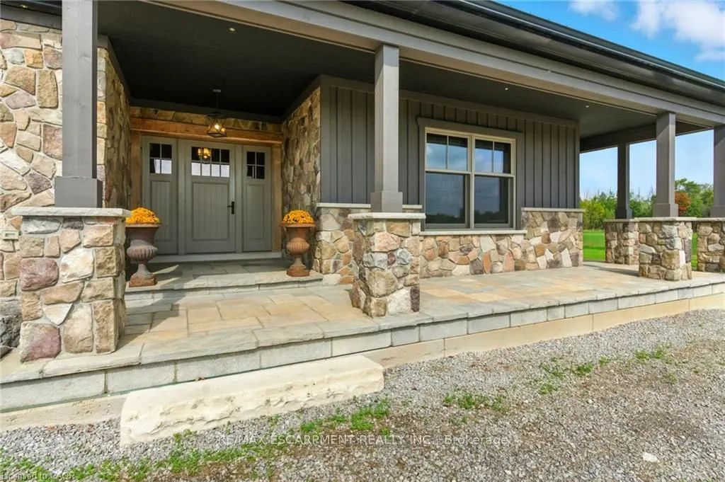 437 6th Concession Road E