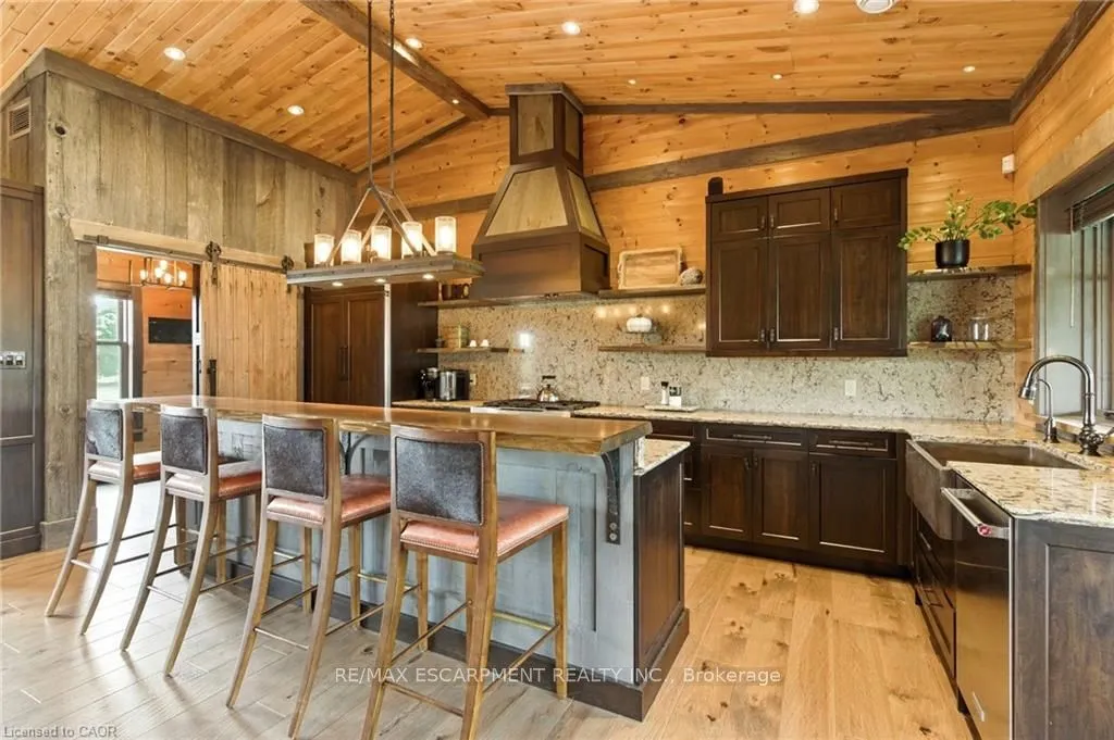 437 6th Concession Road E
