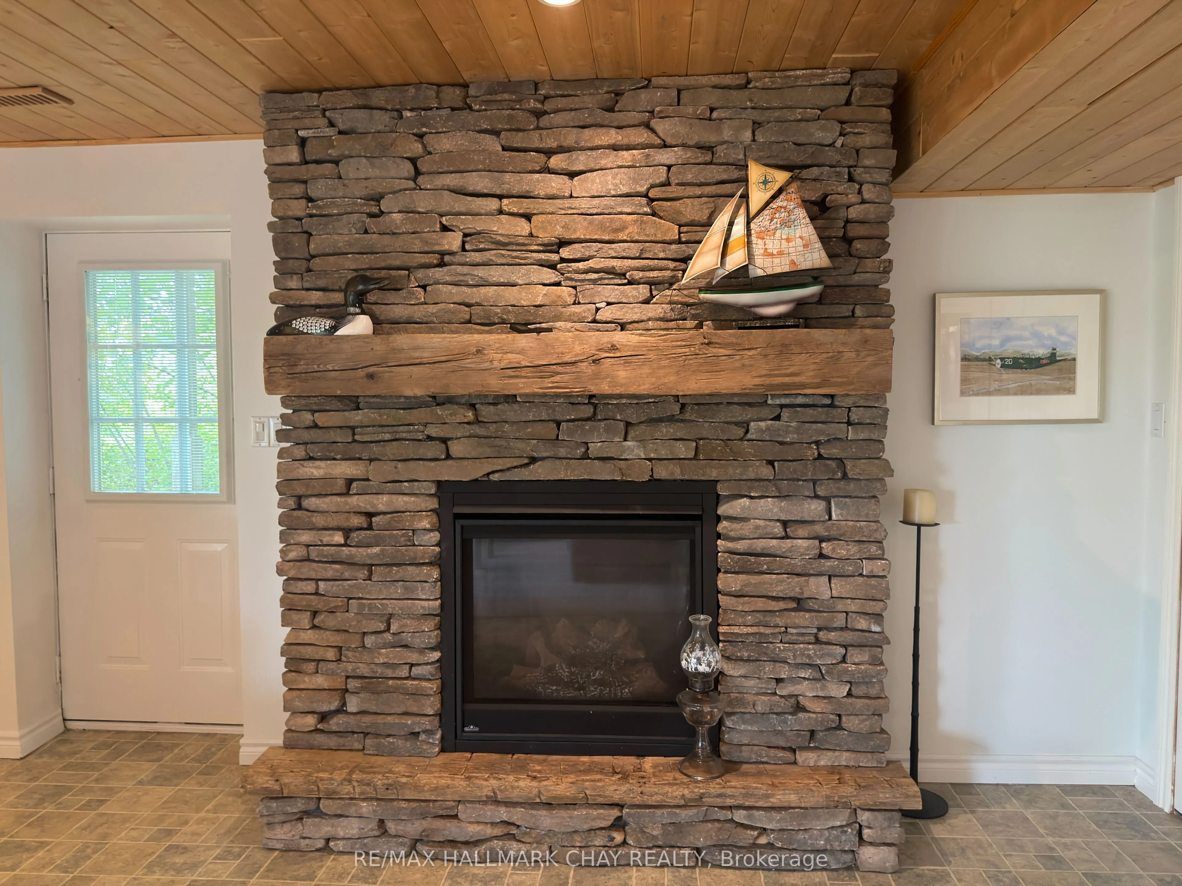 137 Pickerel Point Road