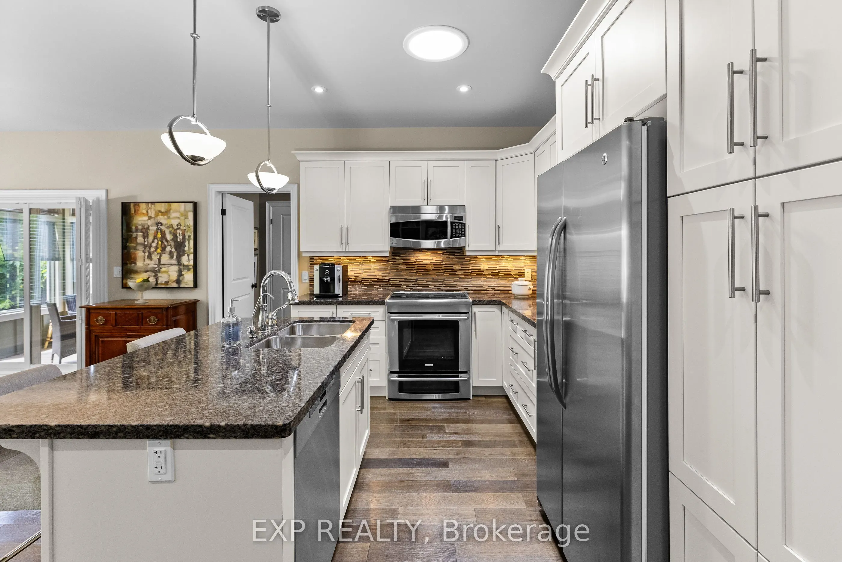 6 Creekside Drive