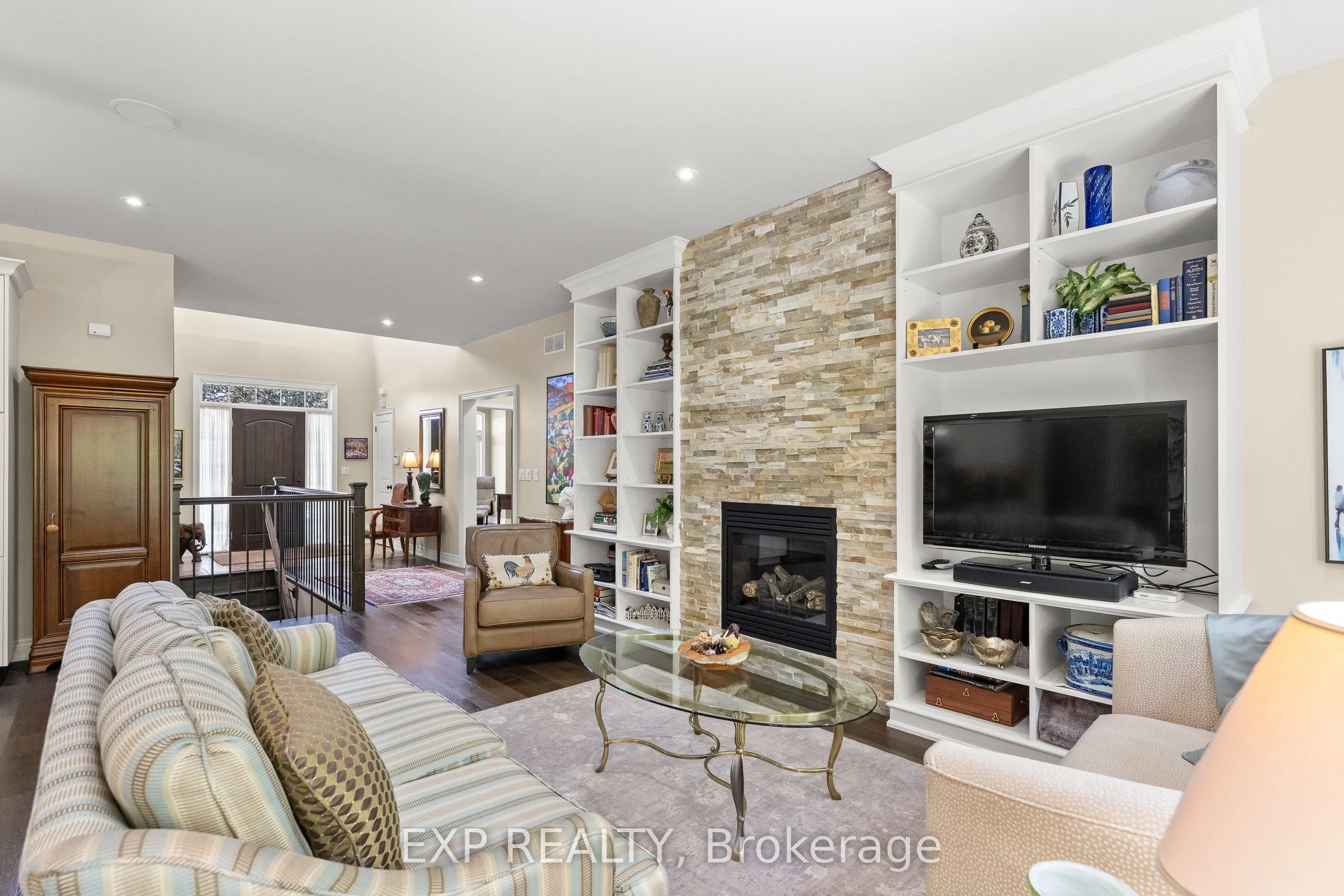6 Creekside Drive