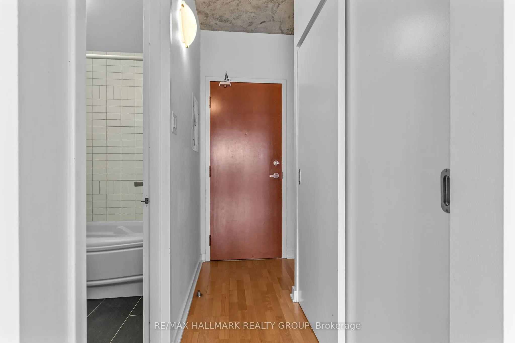 324 Laurier Avenue W #1804