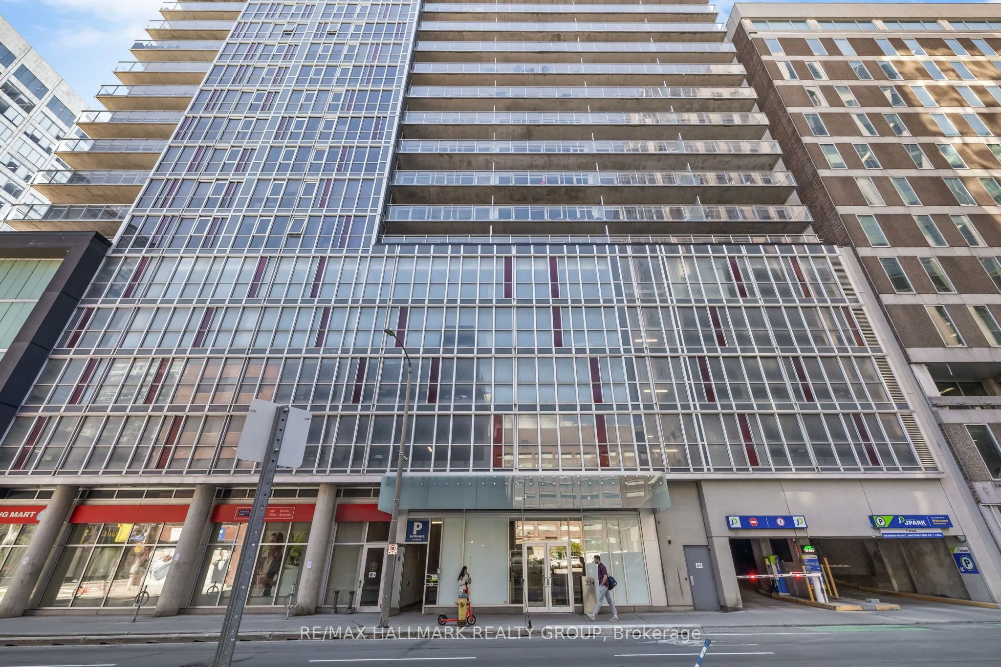 324 Laurier Avenue W #1804