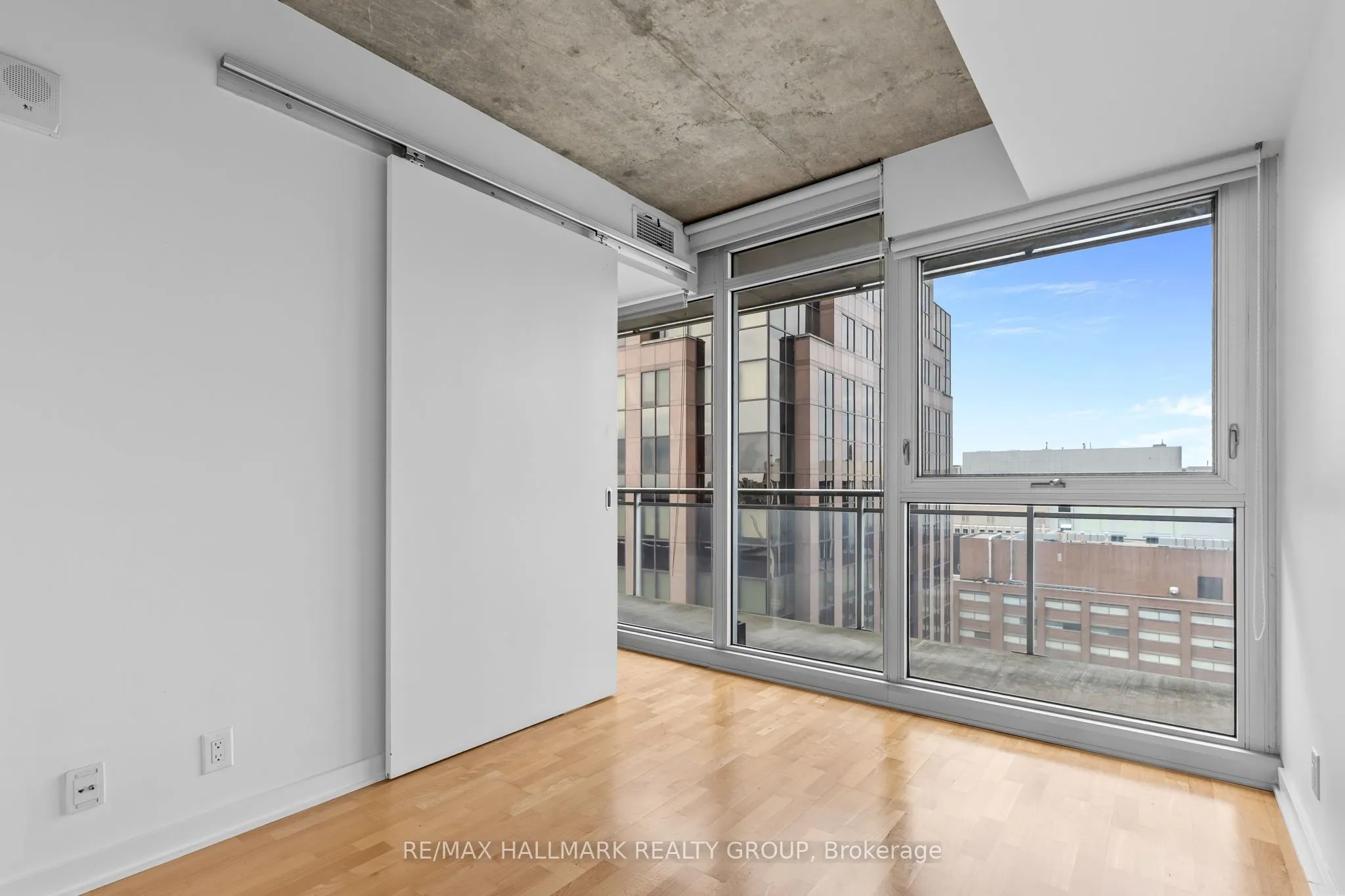 324 Laurier Avenue W #1804