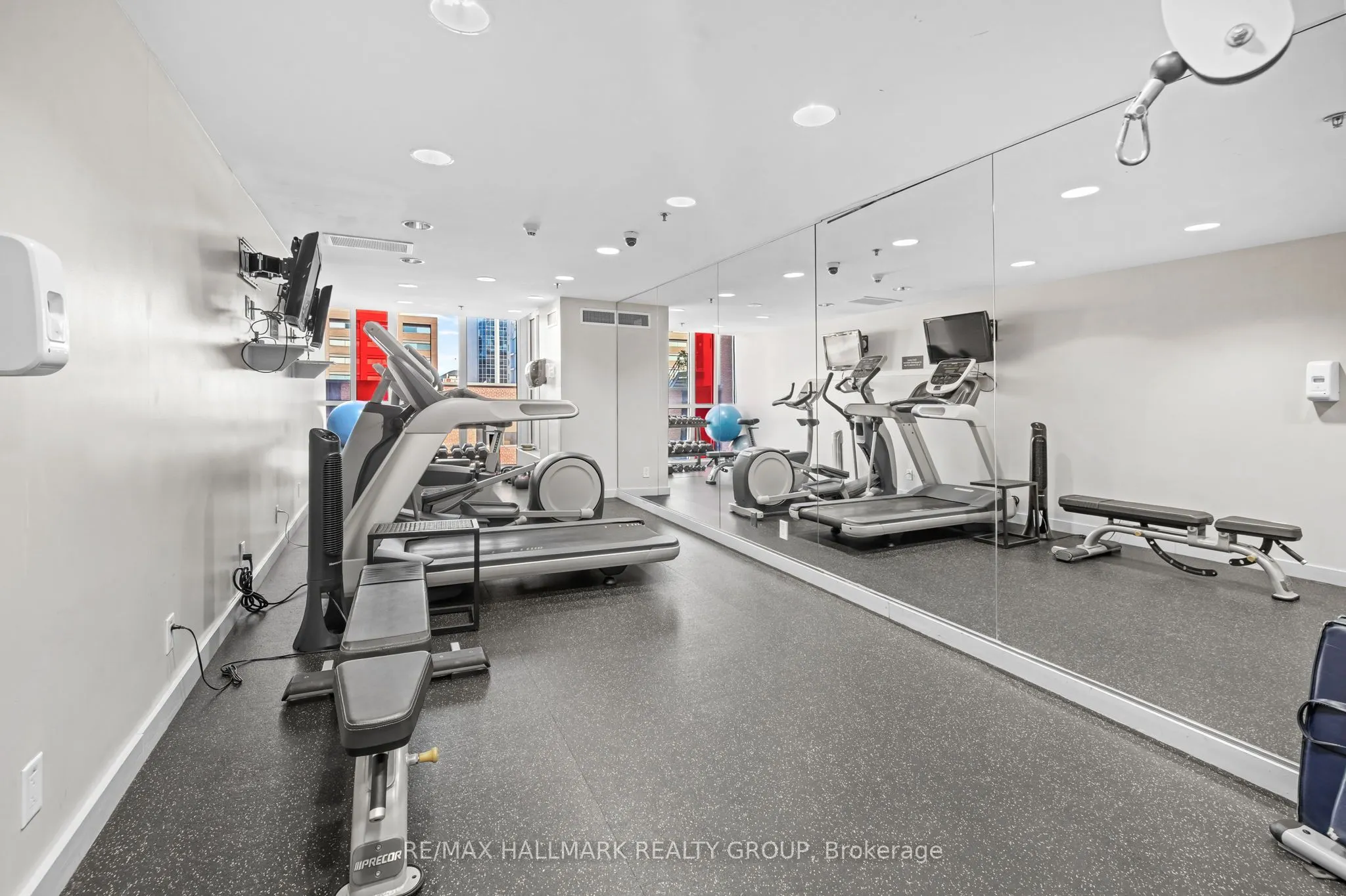 324 Laurier Avenue W #1804