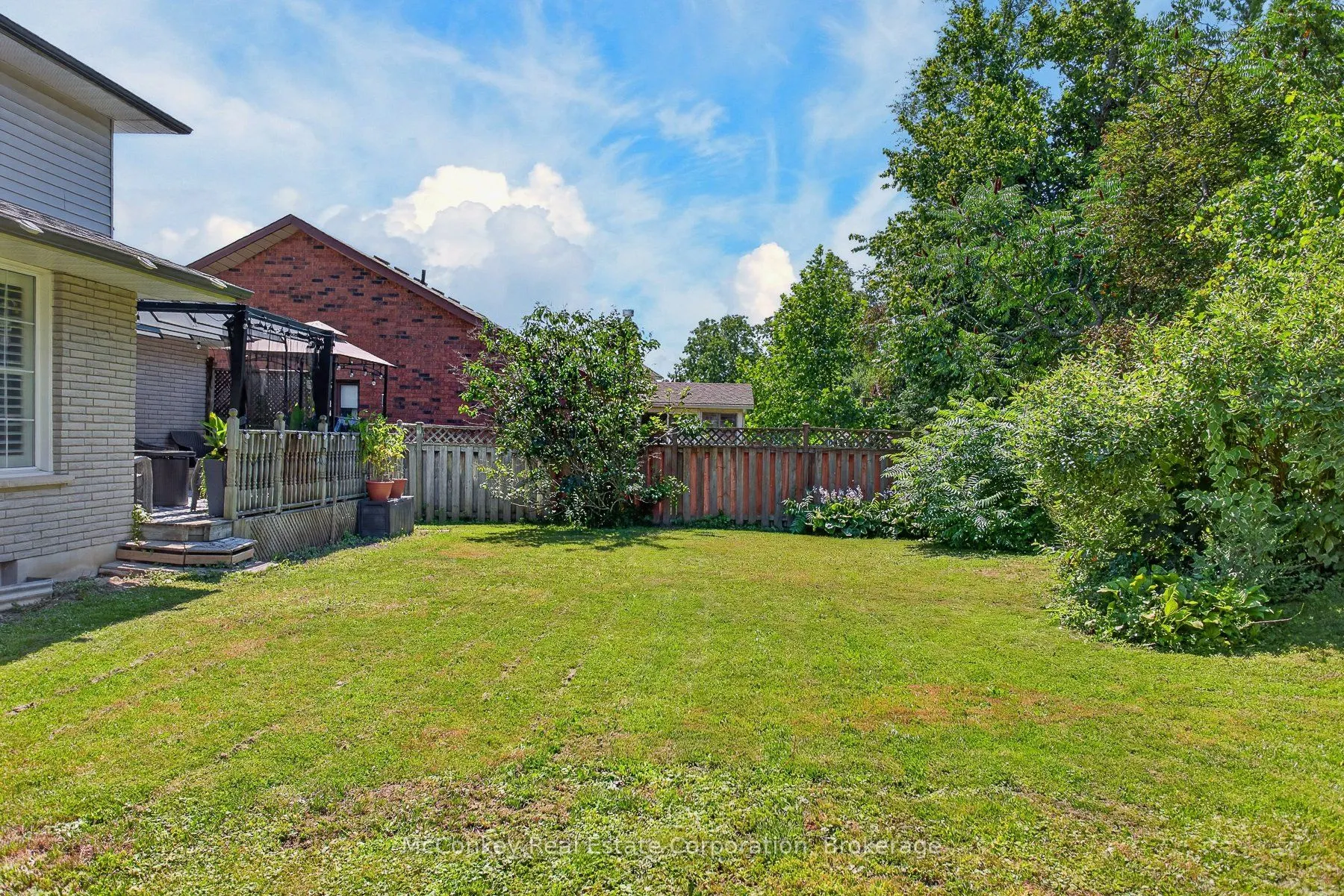 1817 Parkwood Circle