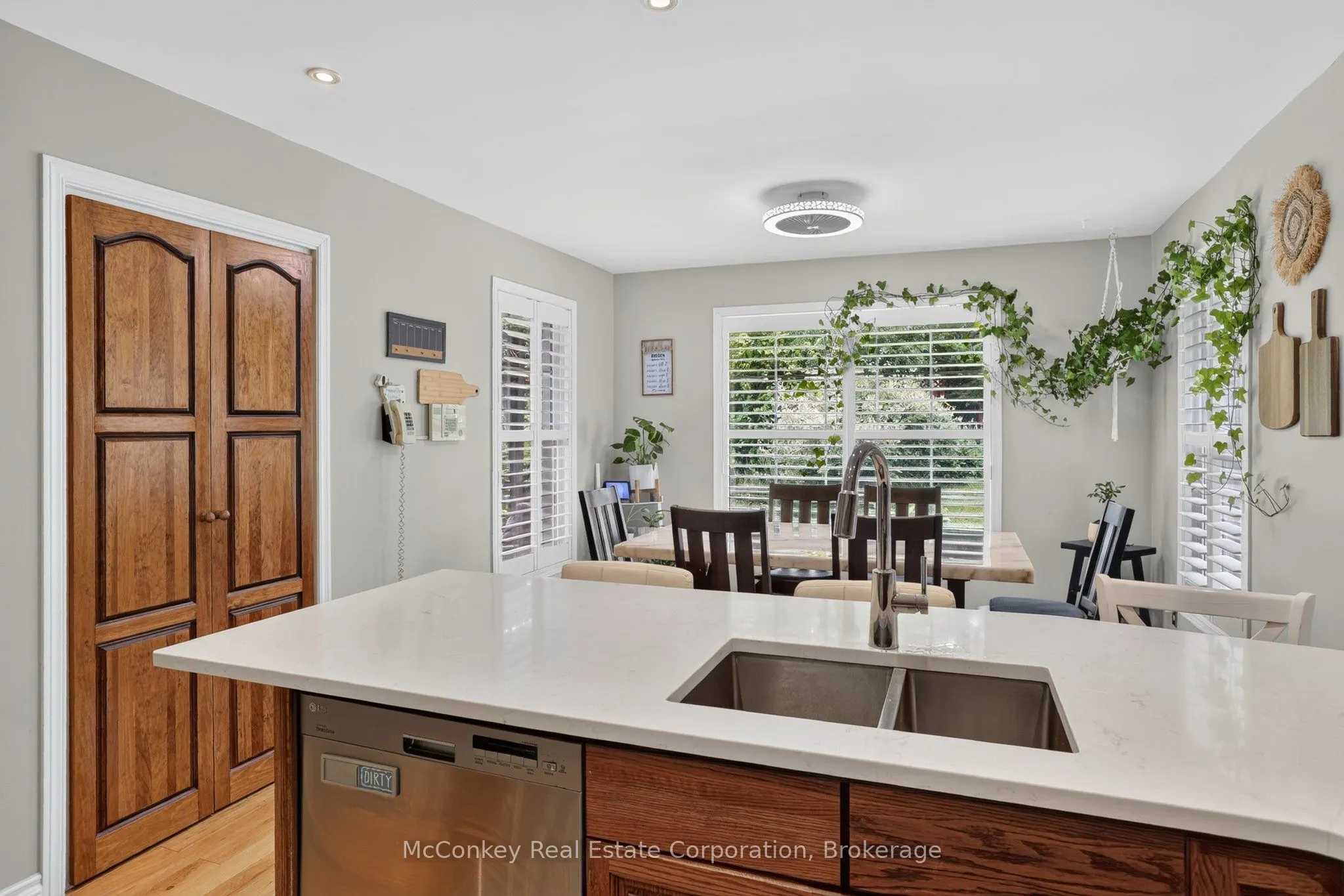 1817 Parkwood Circle