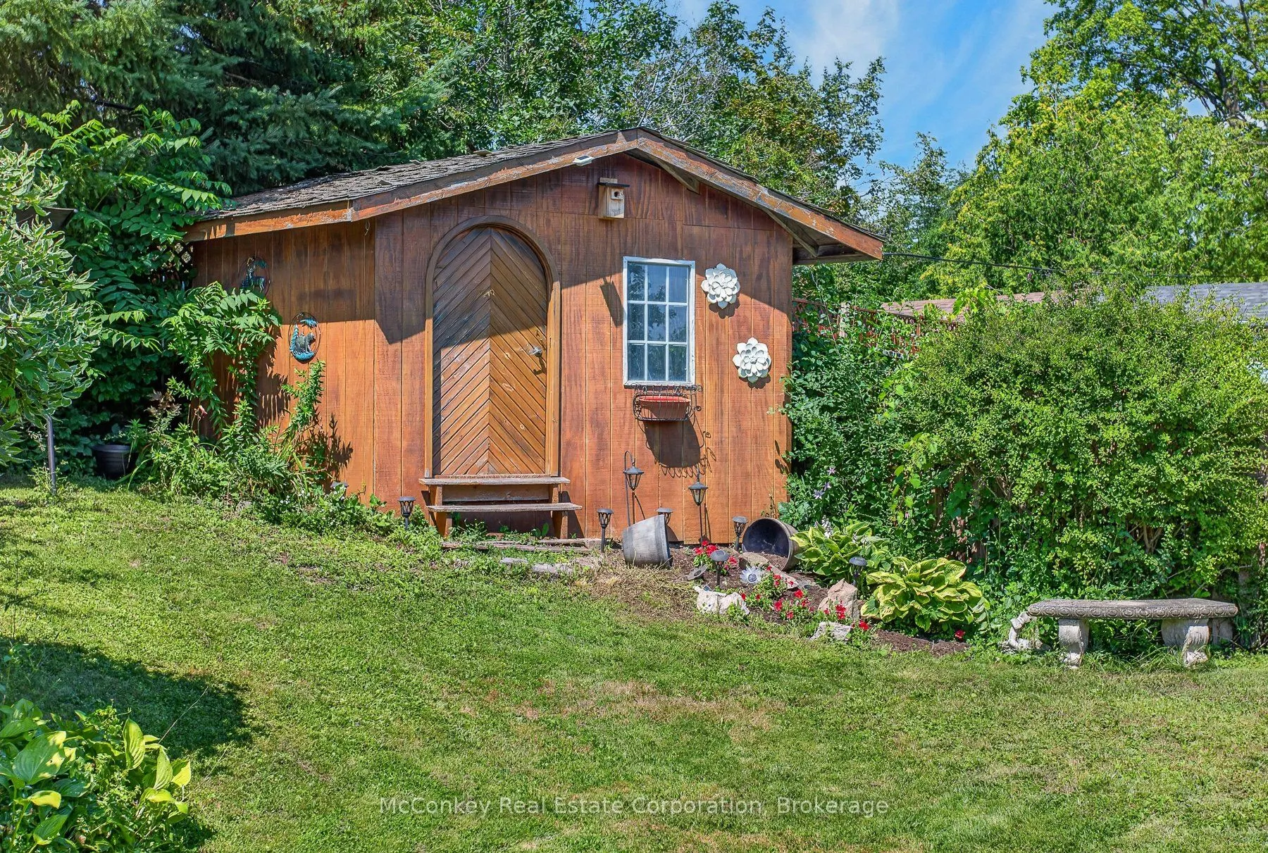 1817 Parkwood Circle
