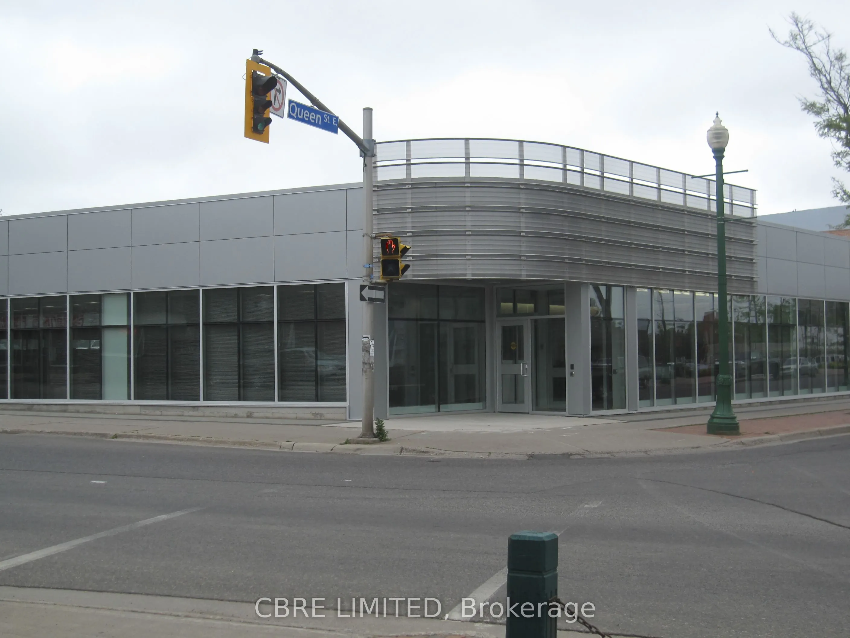 2-8 Queen Street E