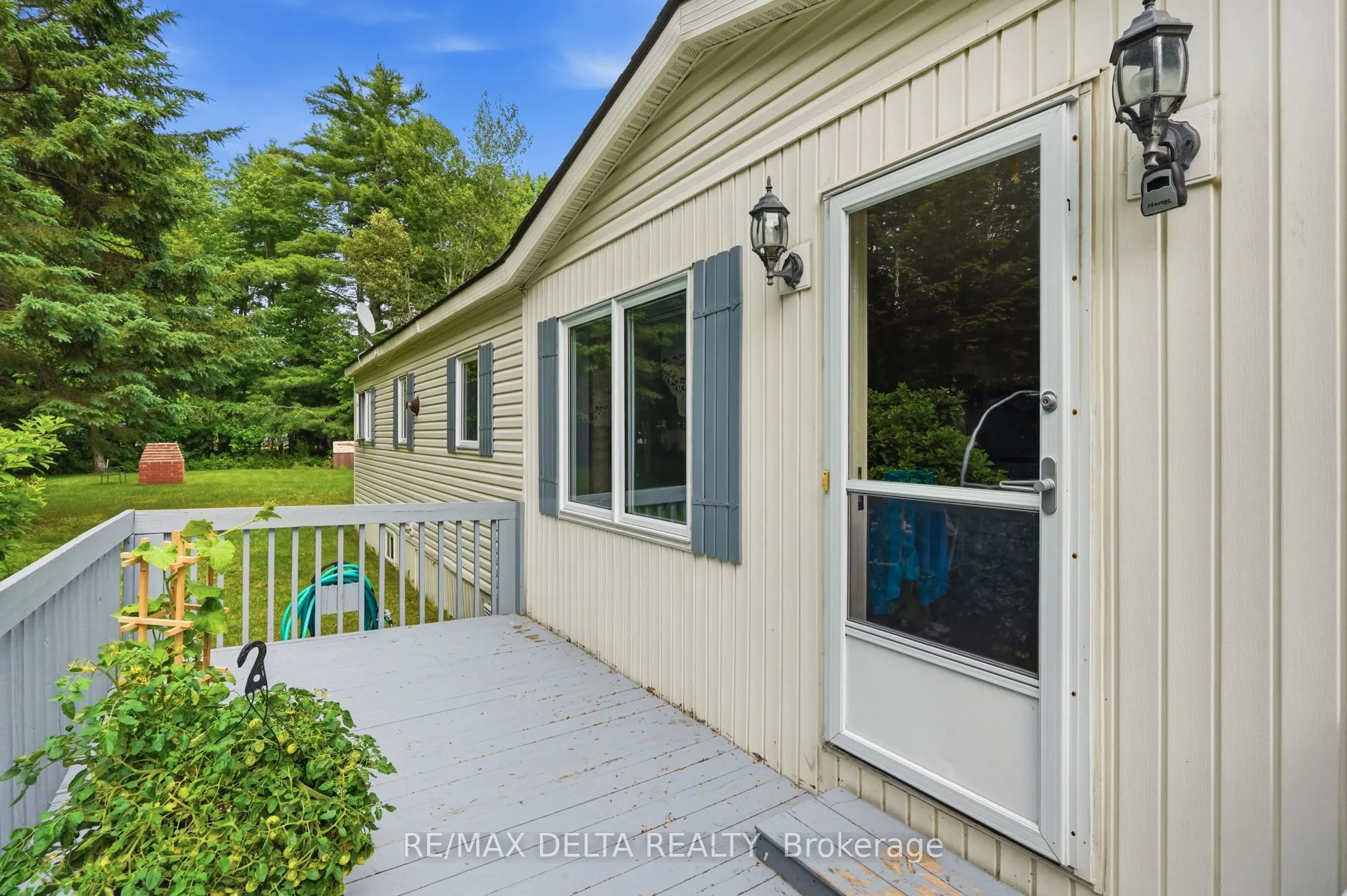 28-5279 County road 17 Highway
