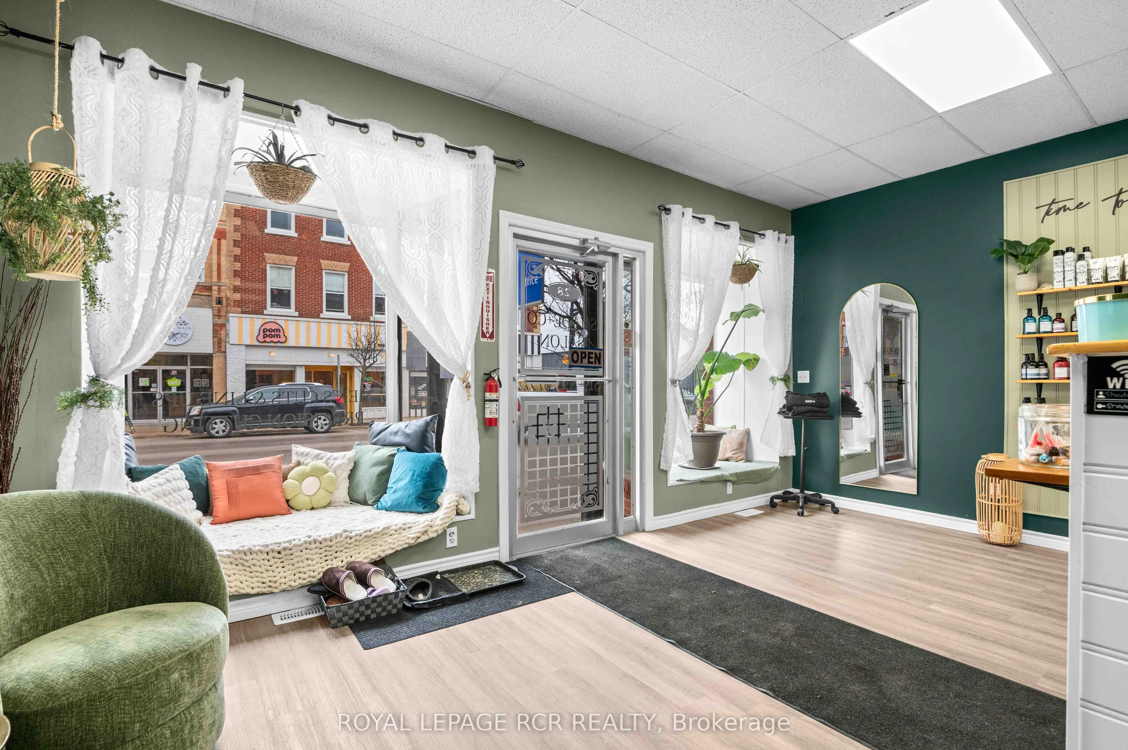 28 Sykes Street N