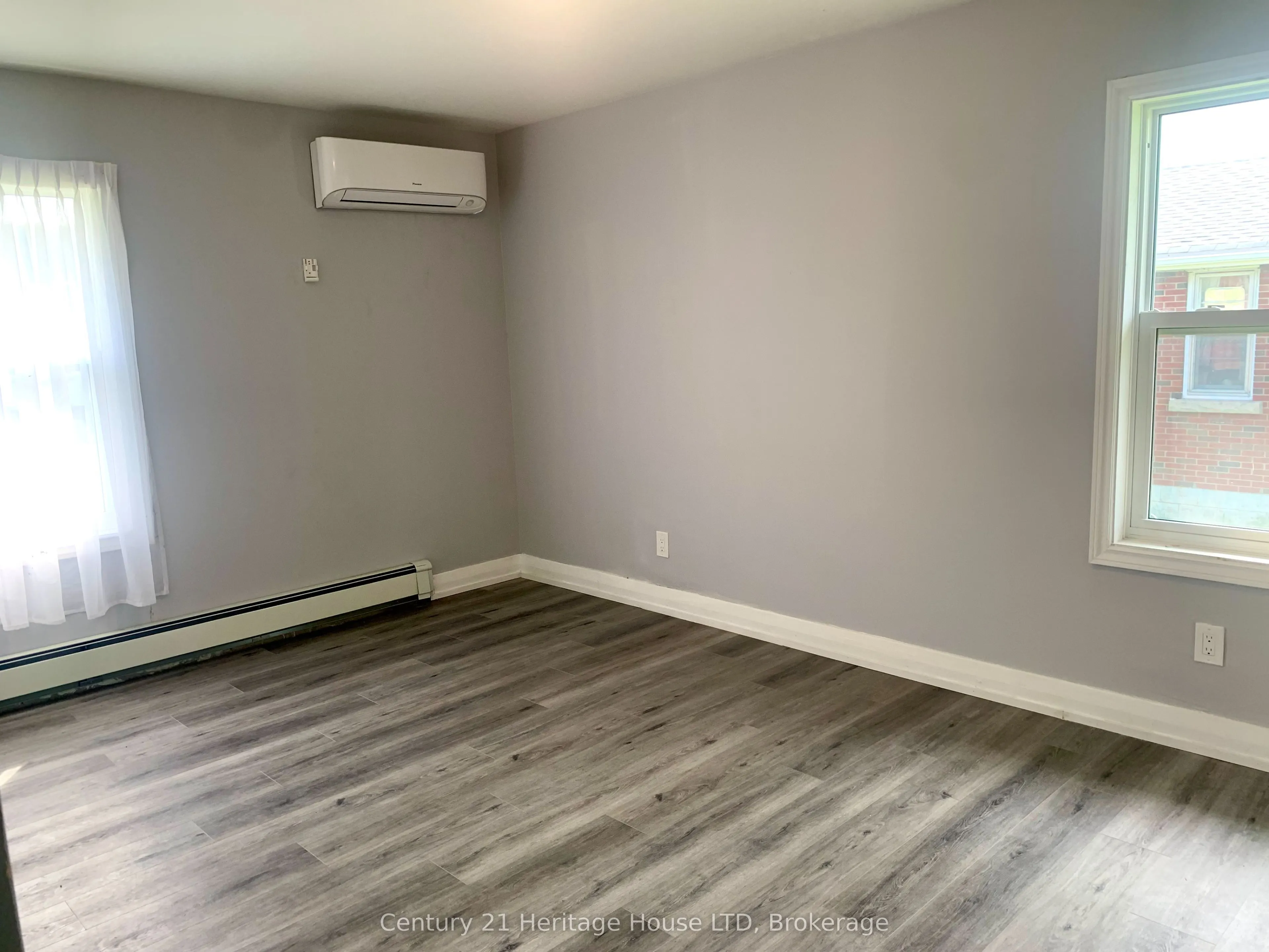2 Foley Crescent