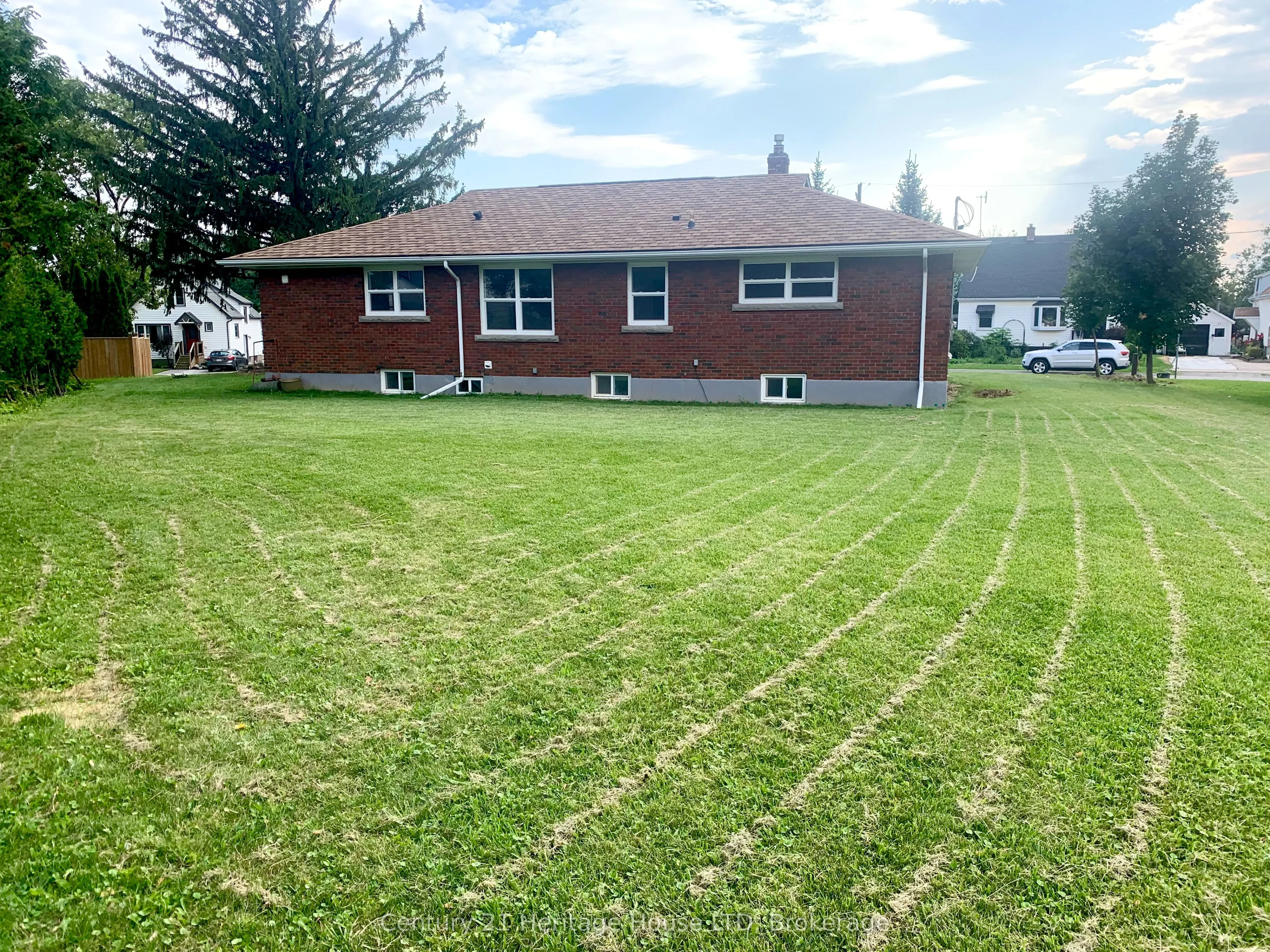 2 Foley Crescent