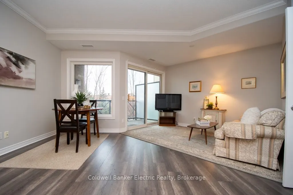 869 Clonsilla Avenue #212