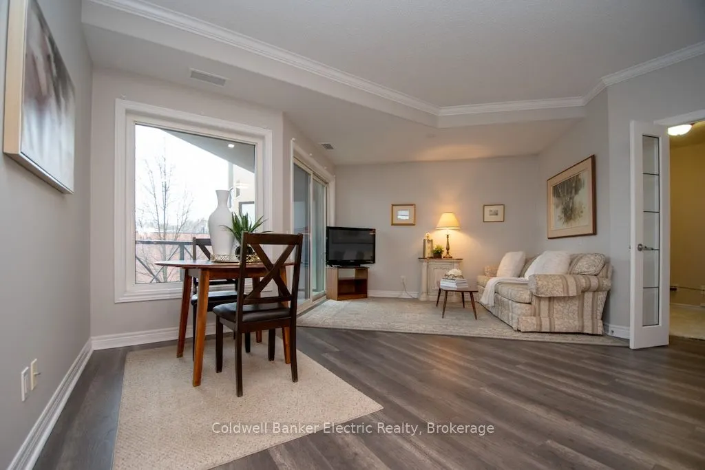 869 Clonsilla Avenue #212