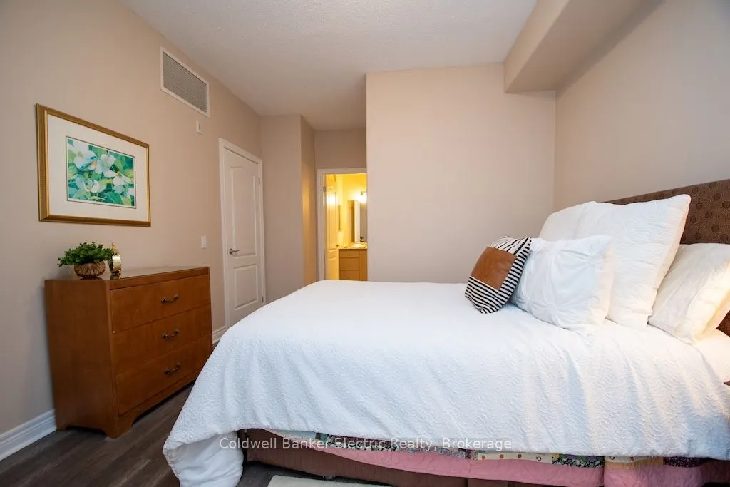 869 Clonsilla Avenue #212