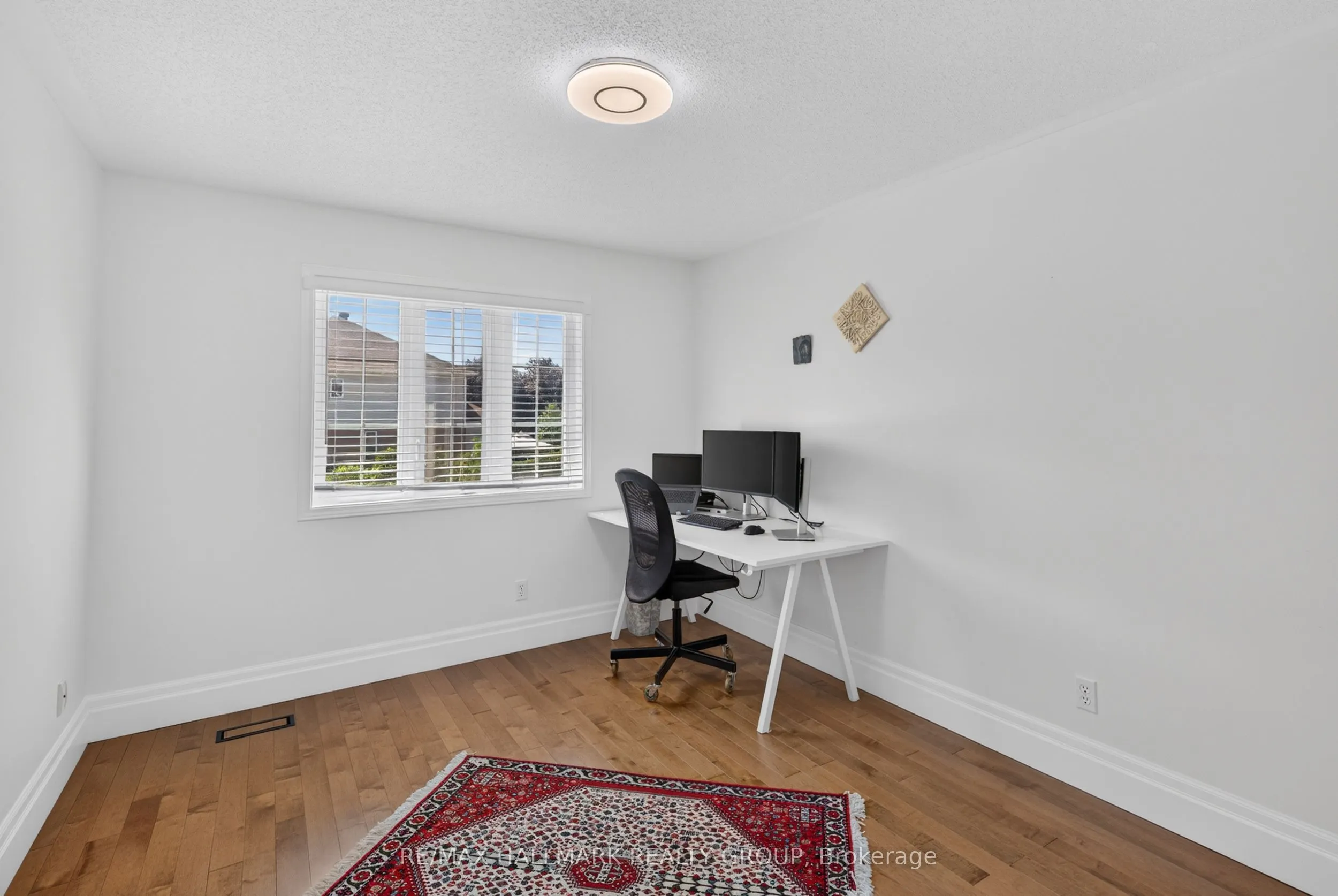 42 Glenrill Place S