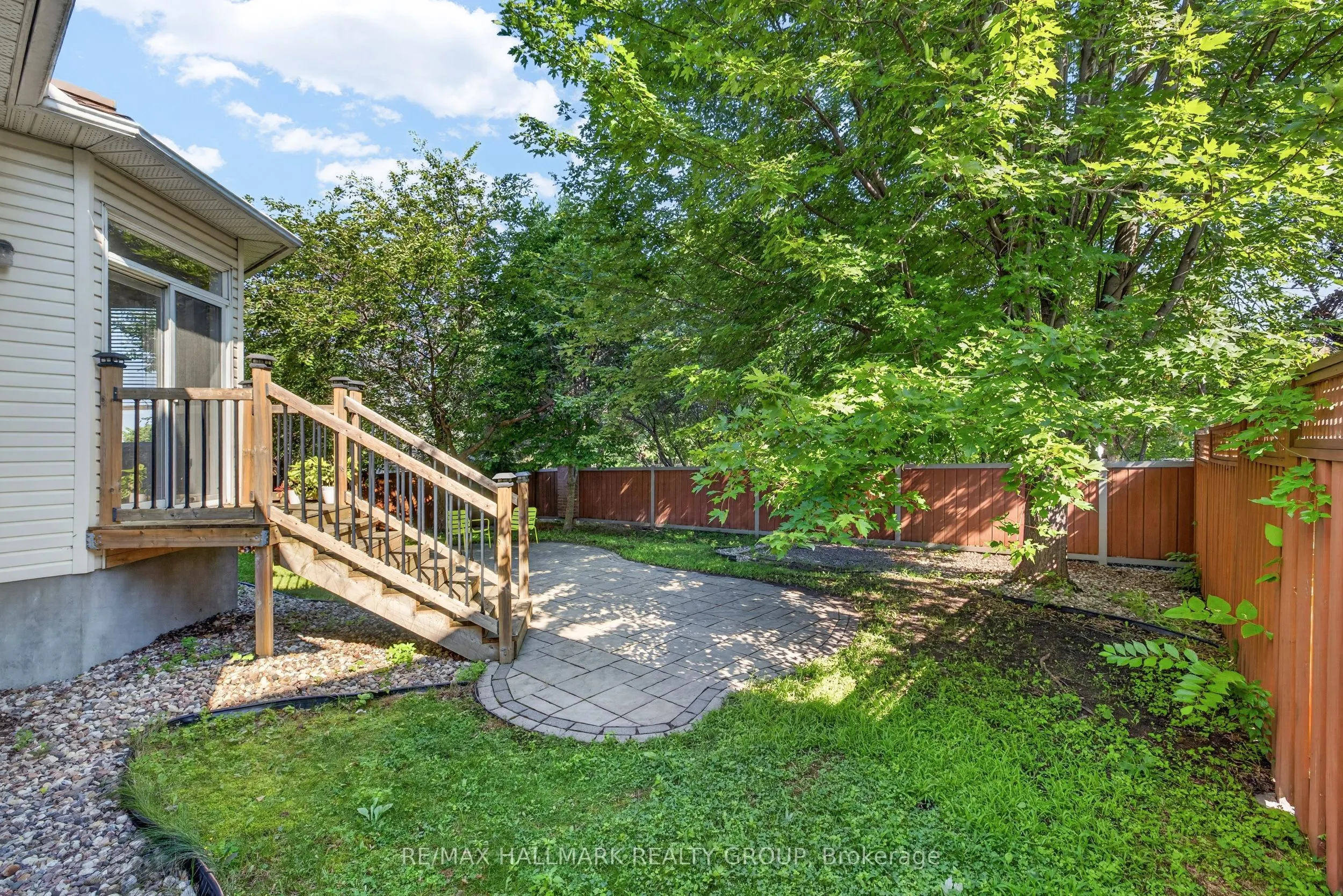 42 Glenrill Place S