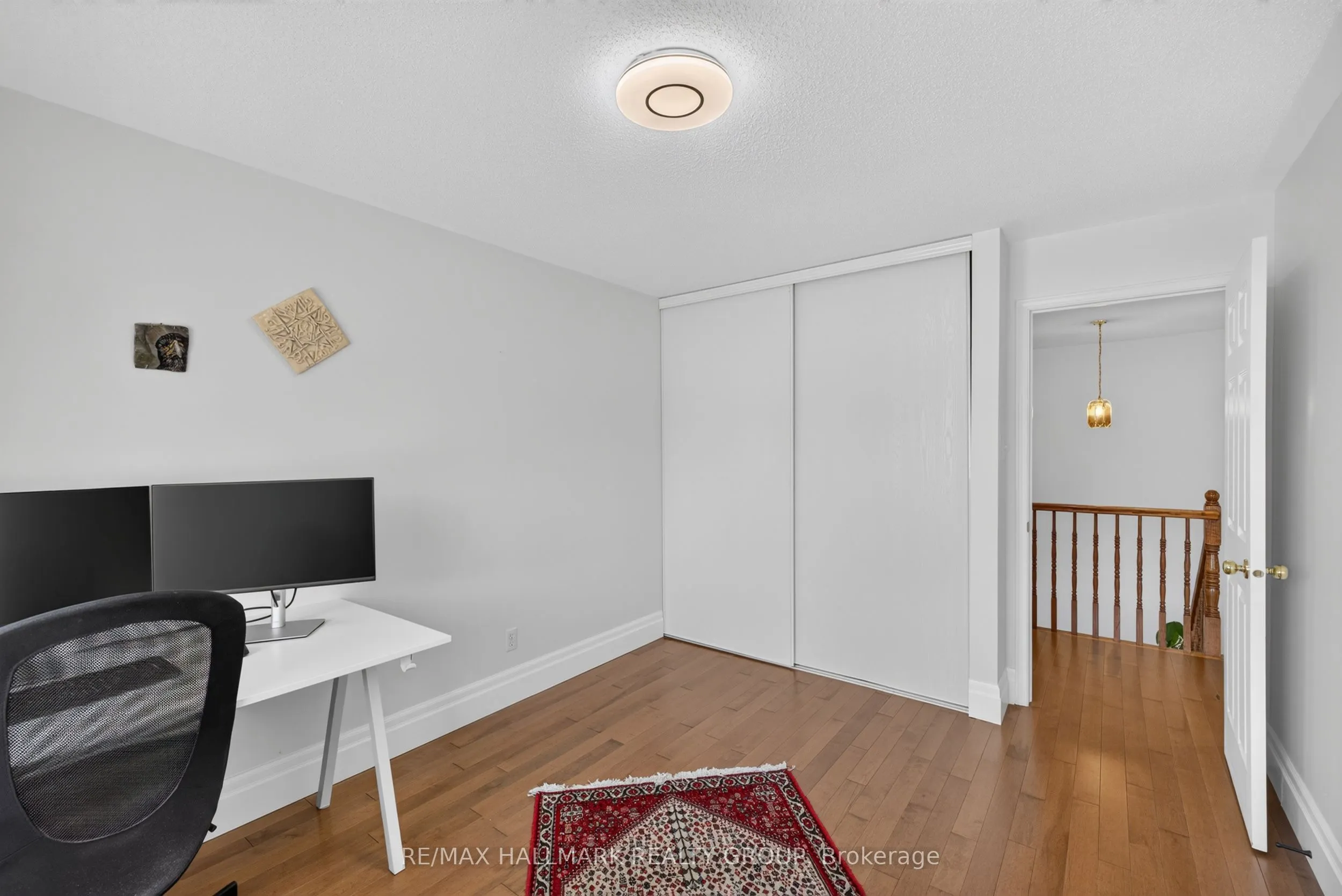42 Glenrill Place S