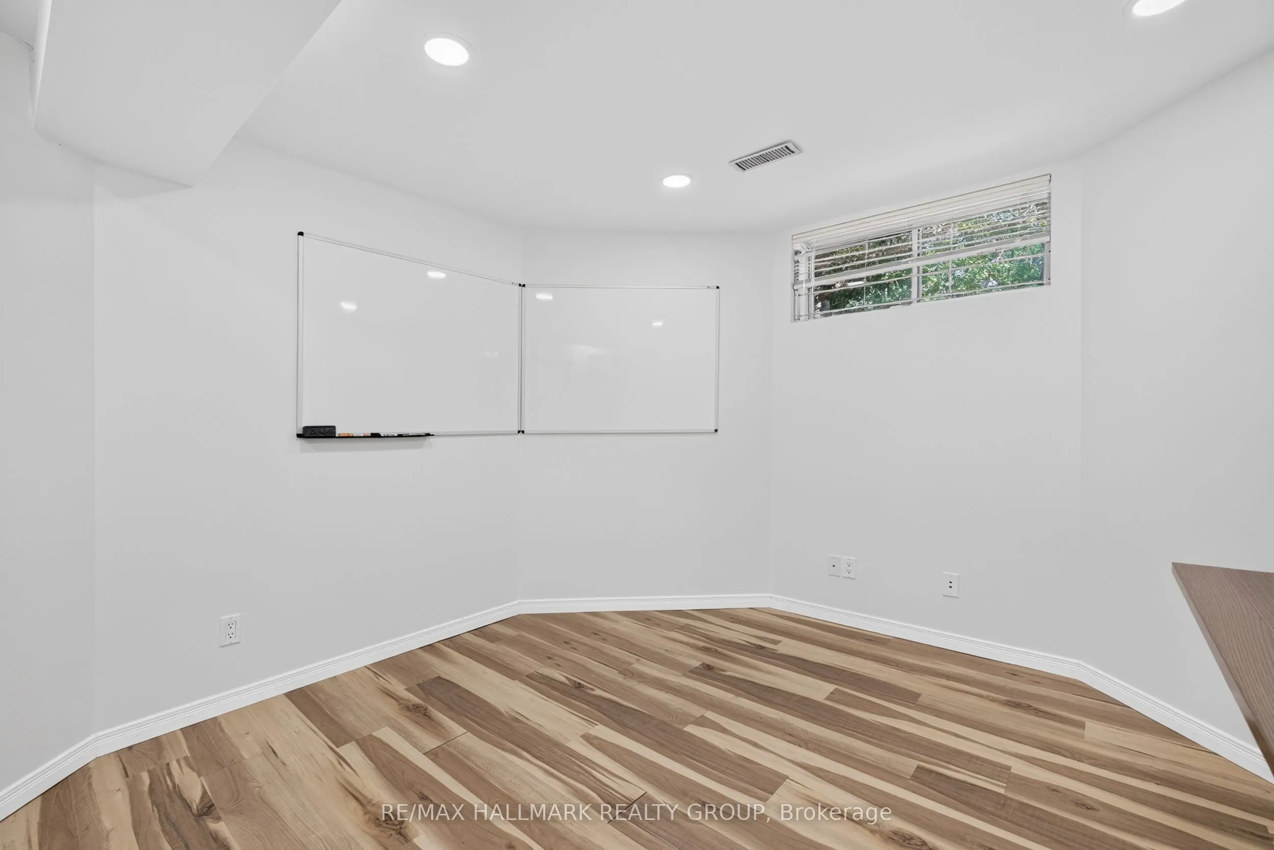 42 Glenrill Place S