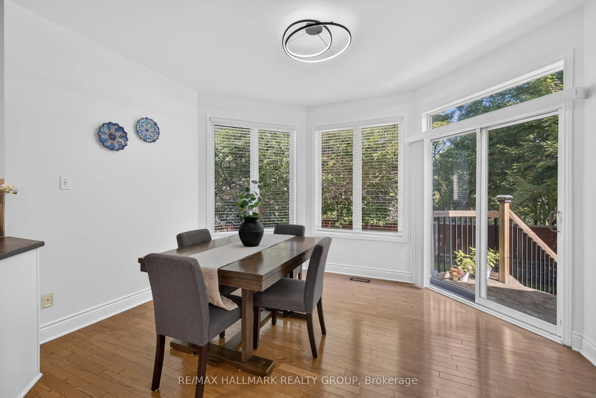 42 Glenrill Place S