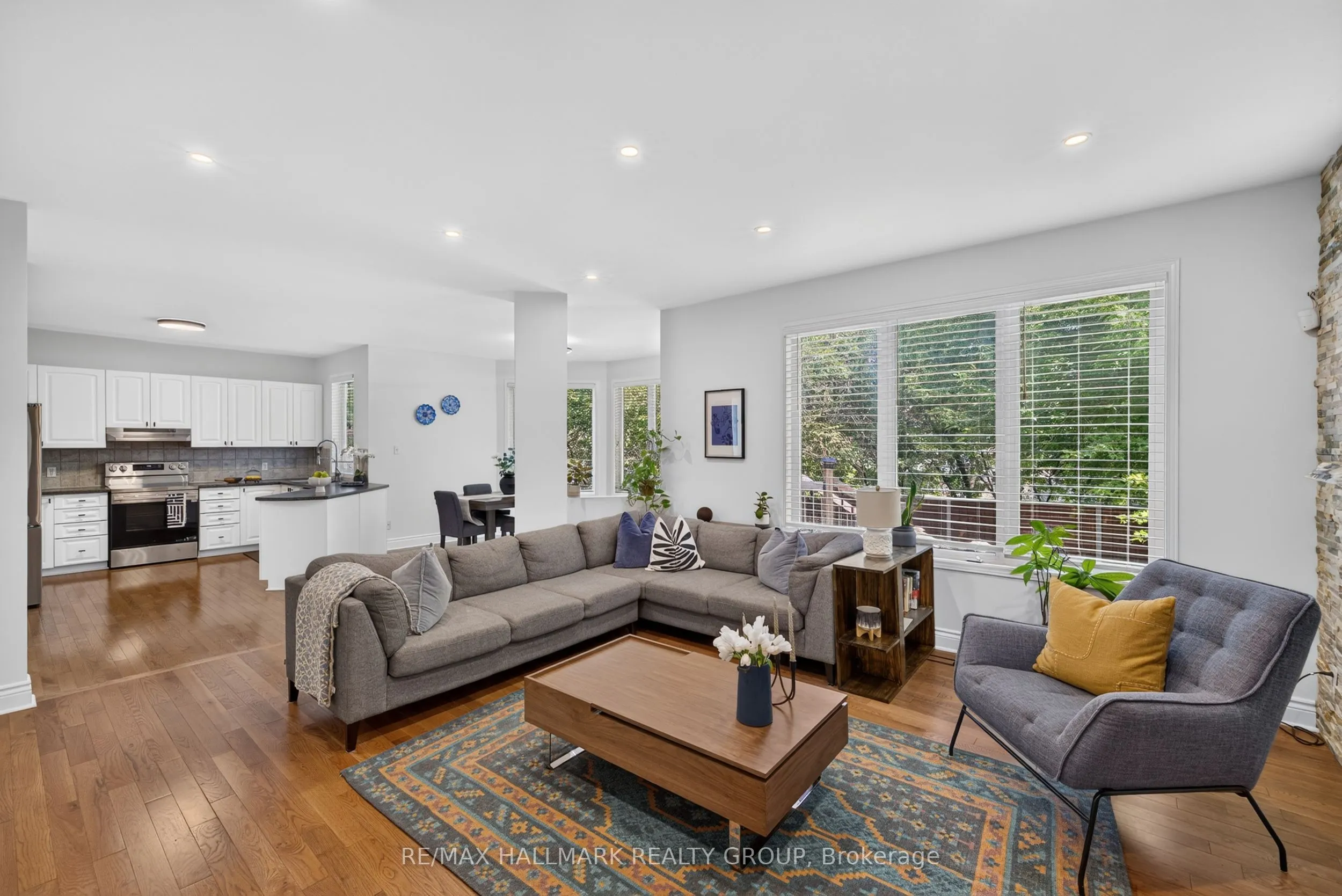 42 Glenrill Place S