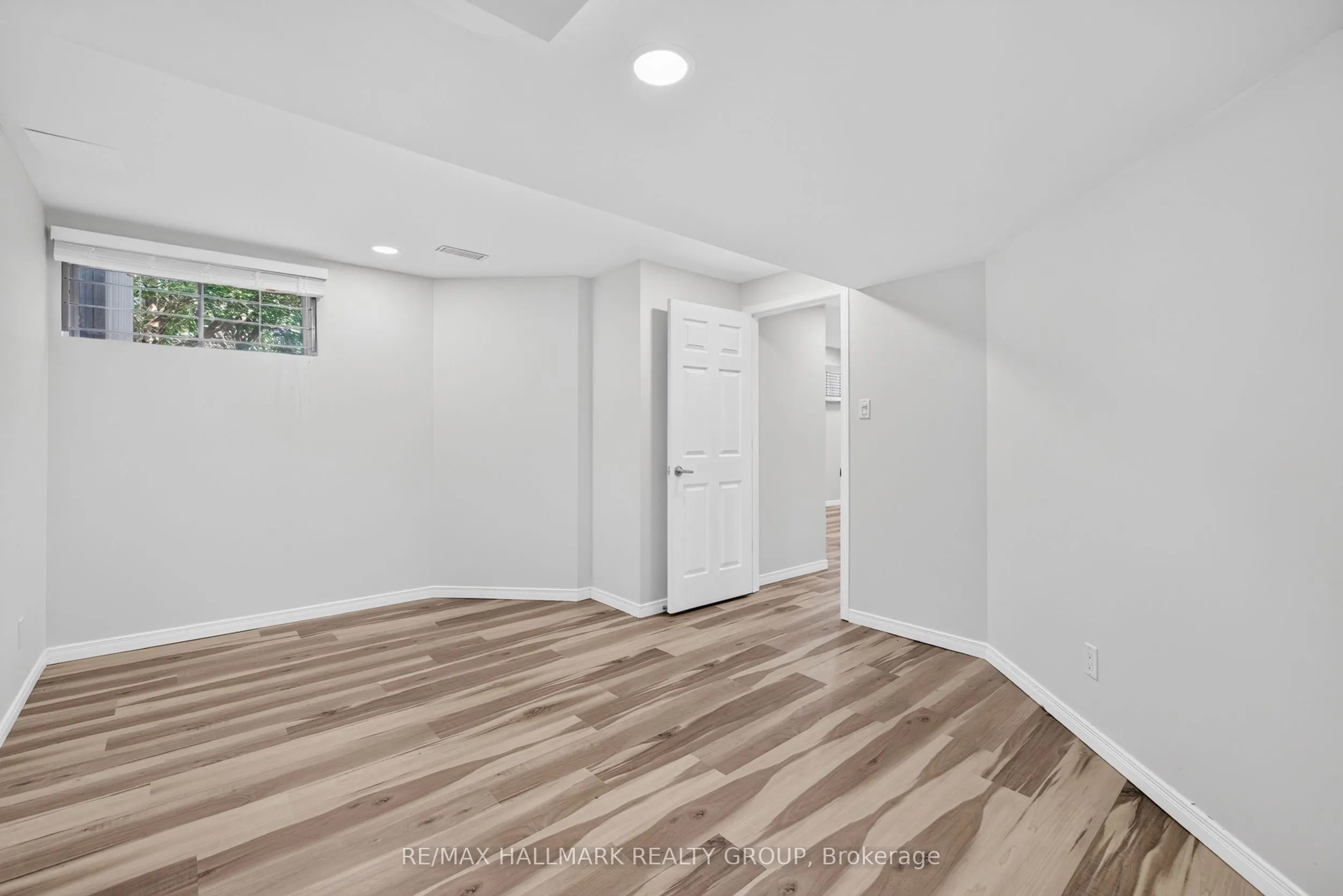 42 Glenrill Place S