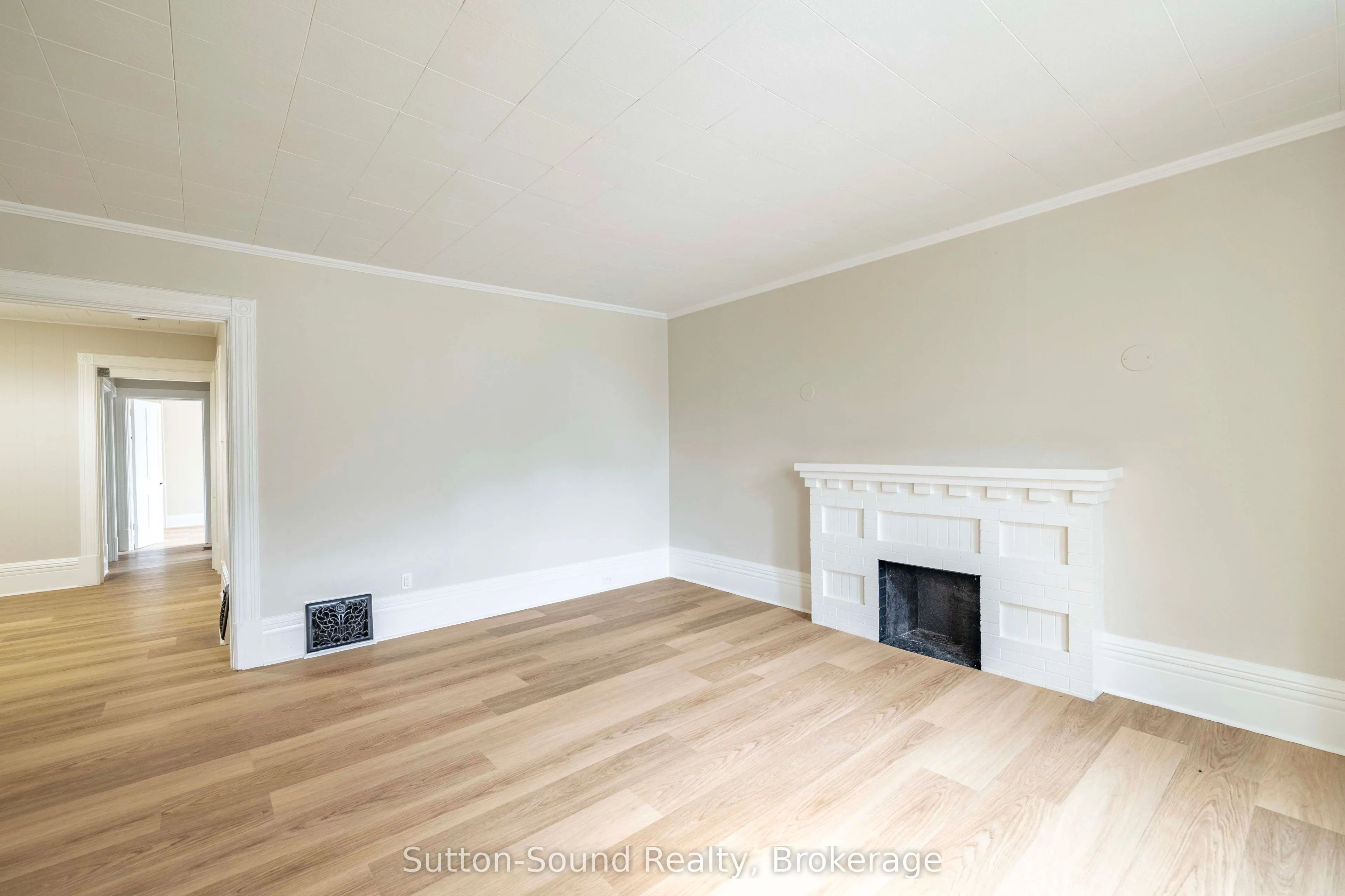 1100 4th Avenue E