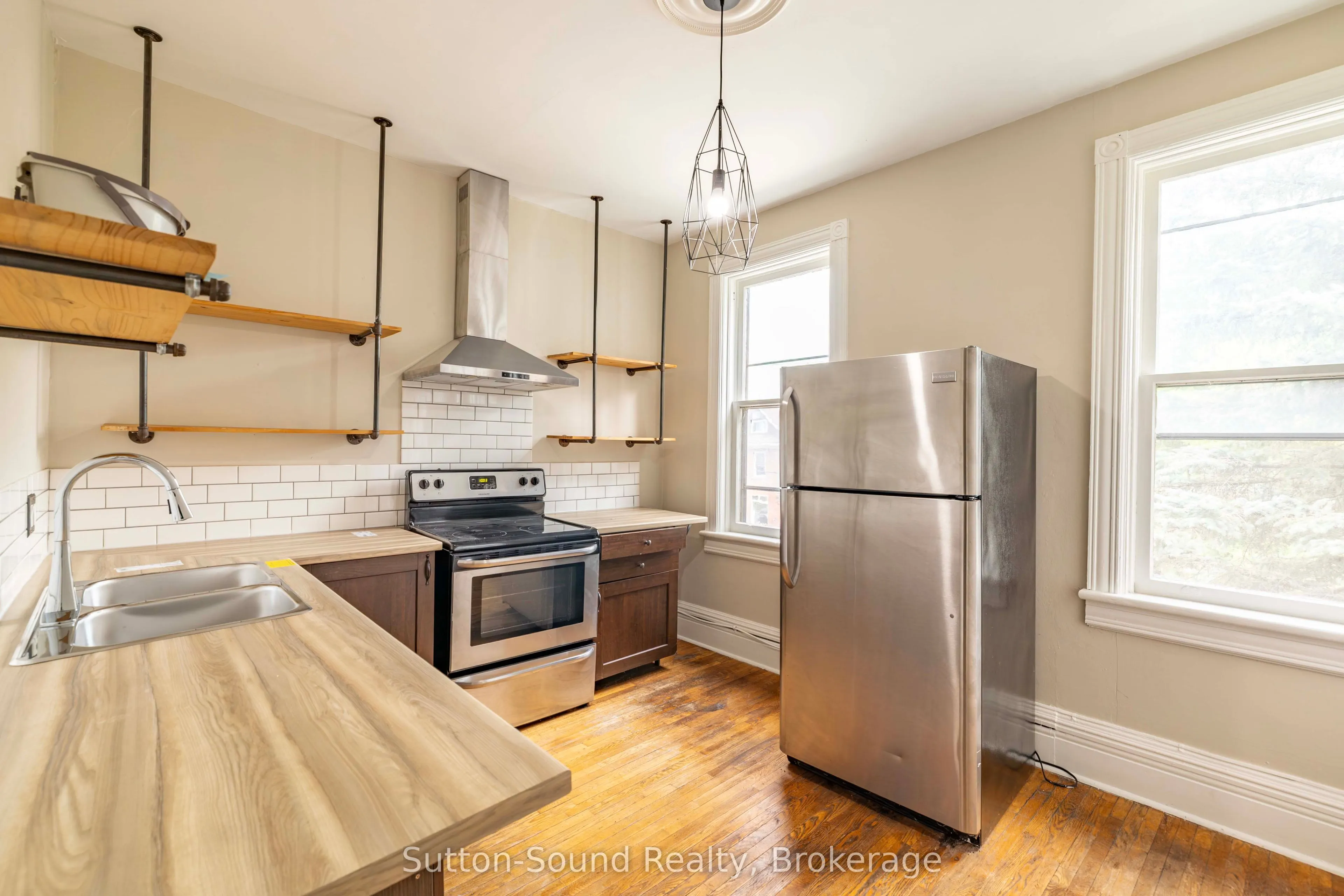 1100 4th Avenue E