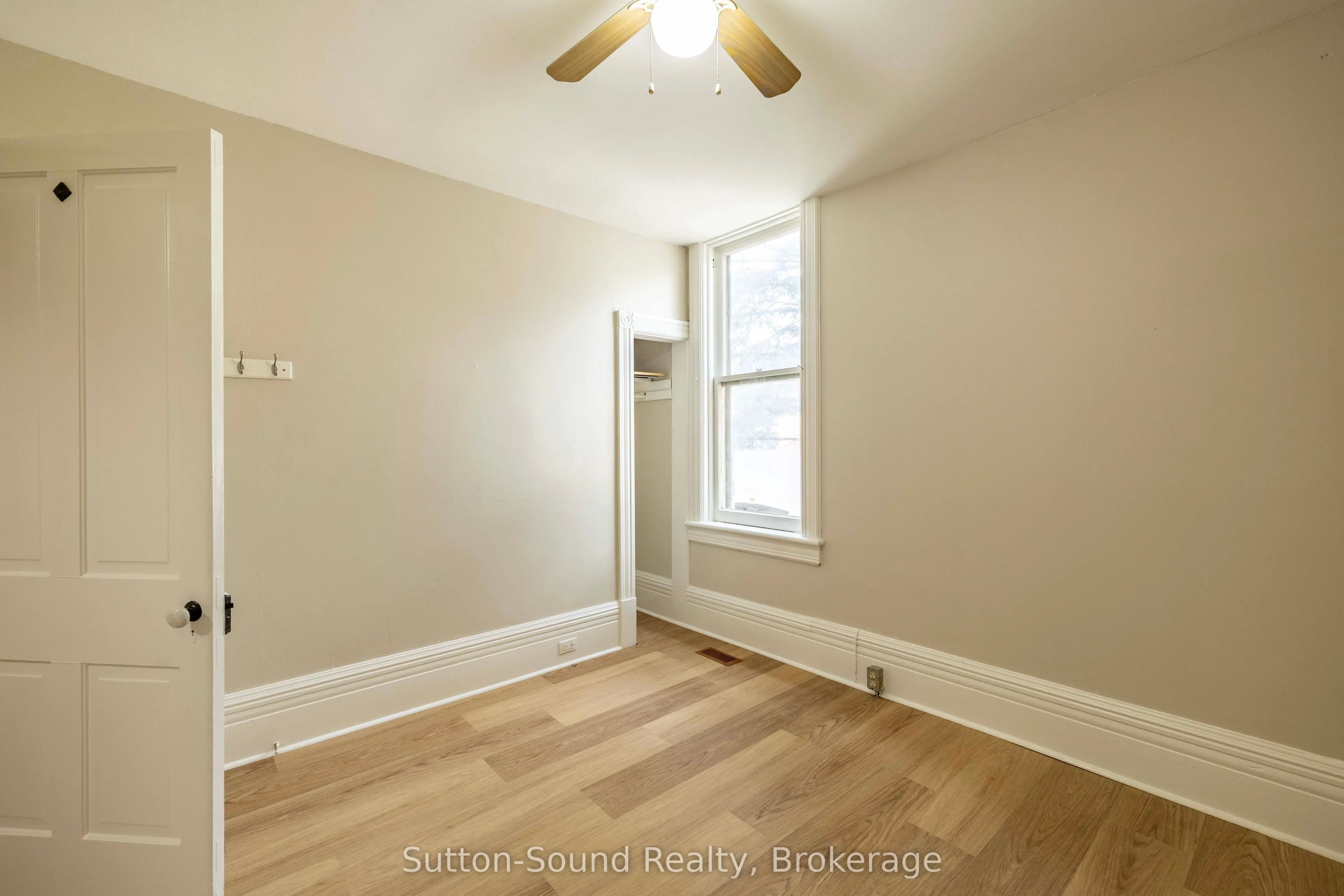 1100 4th Avenue E