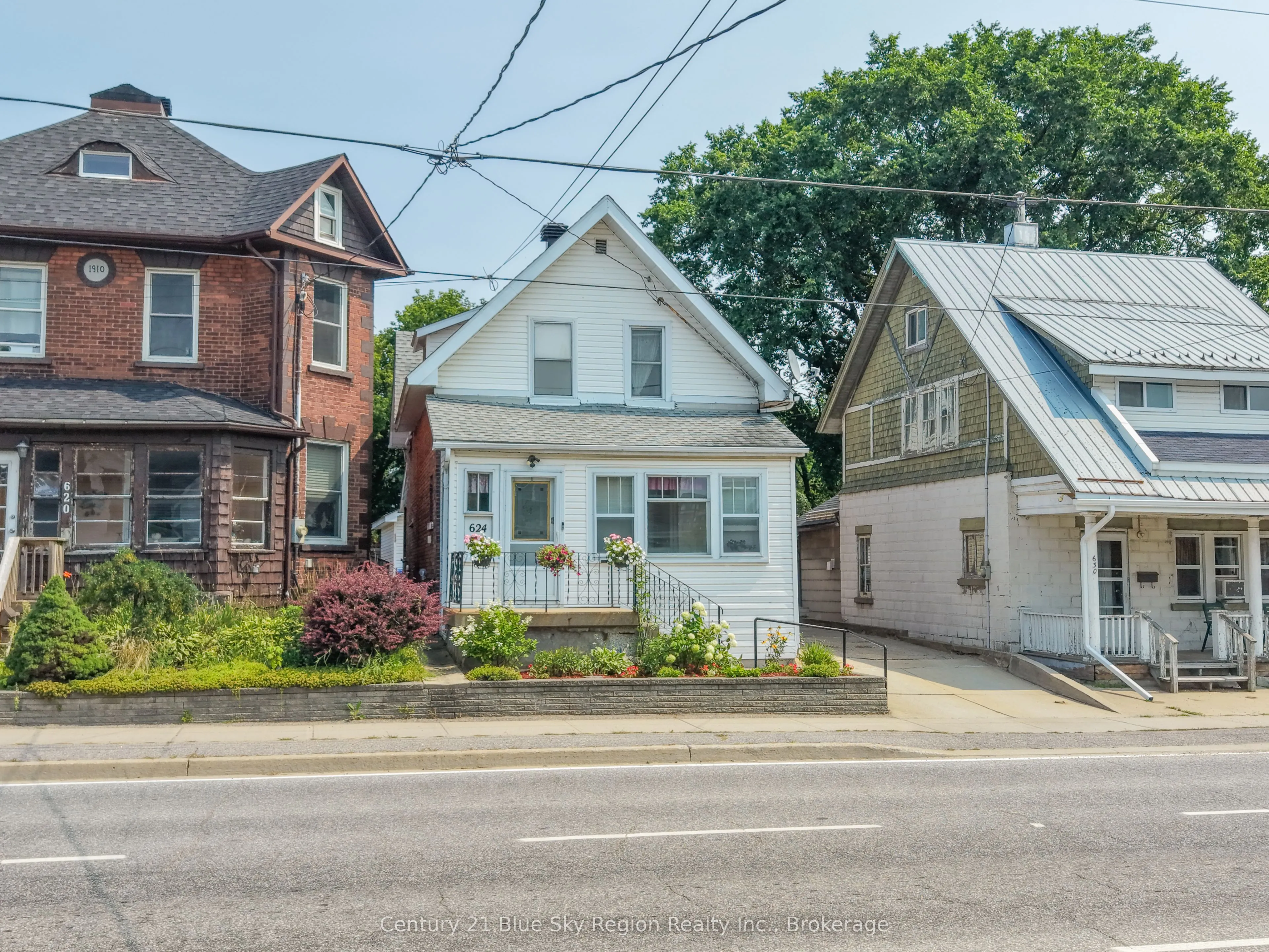 624 Mcintyre Street E