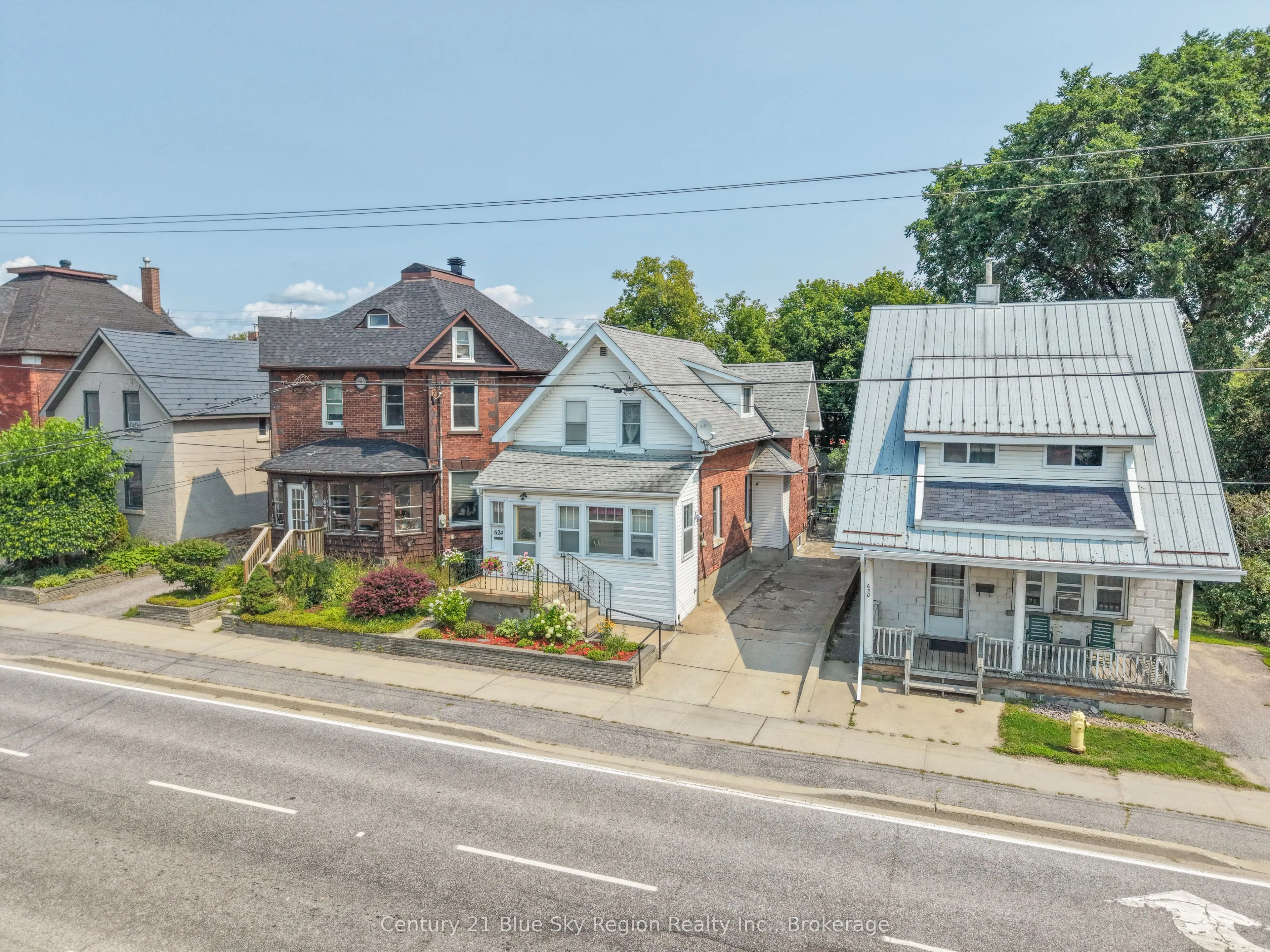 624 Mcintyre Street E